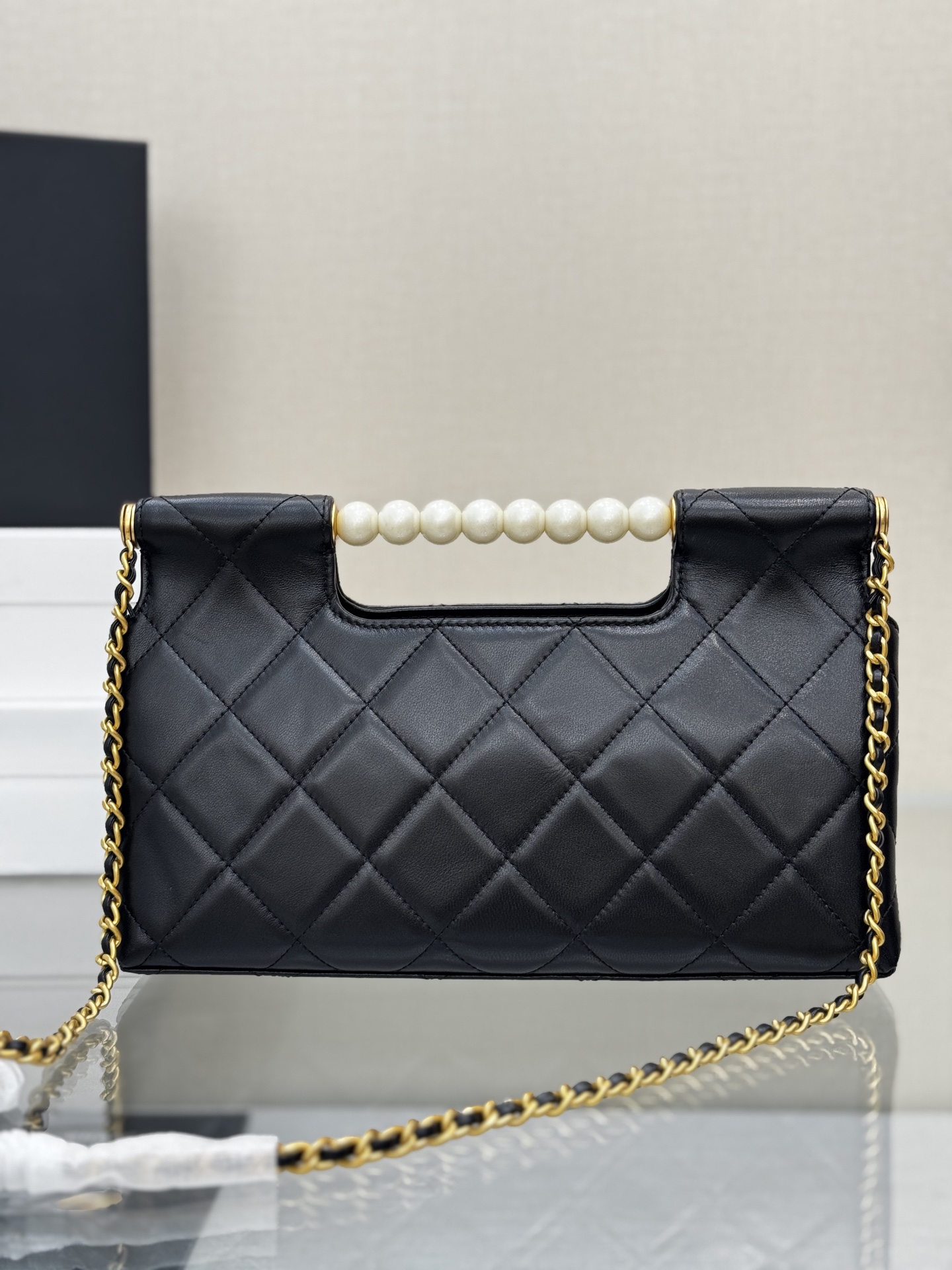 Pearl Handle Flap Bag - Mocuir