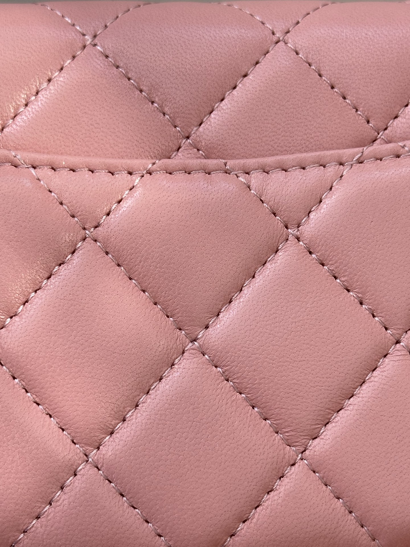 Classic Quilted Lambskin Wallet on Chain in Light Pink (Gold Hardware) - Mocuir