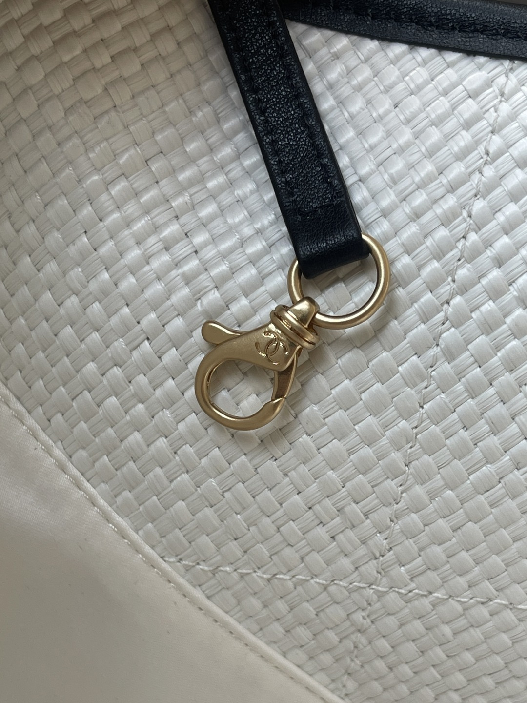 25C Woven Straw Large Tote Handbag with Black Calfskin Trim and Gold-Tone Hardware - Mocuir