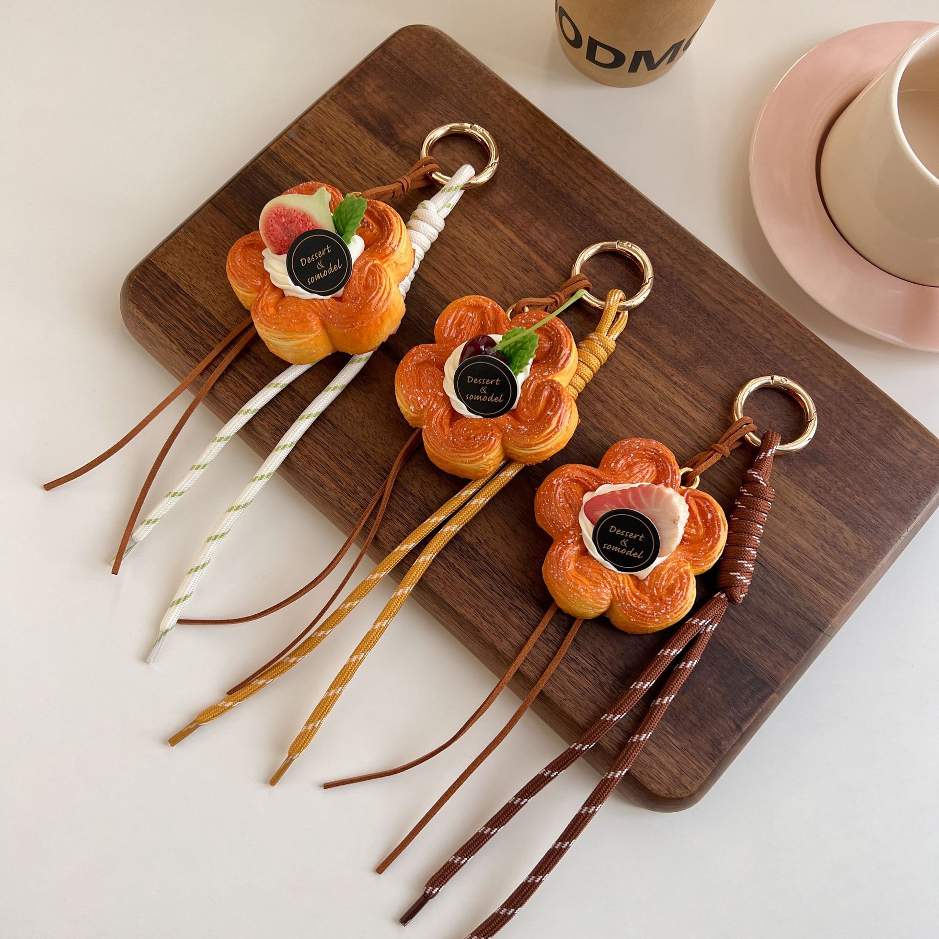 Flower bread shoelace key chain