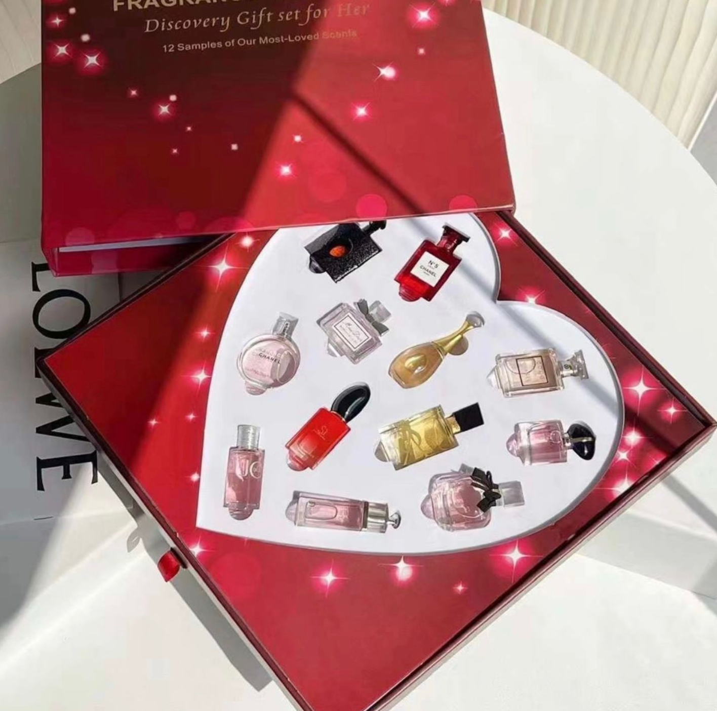 D124：Fragrance Favorites Women's Perfume Discovery Set – 12 Mini Fragrance Samples Gift Box