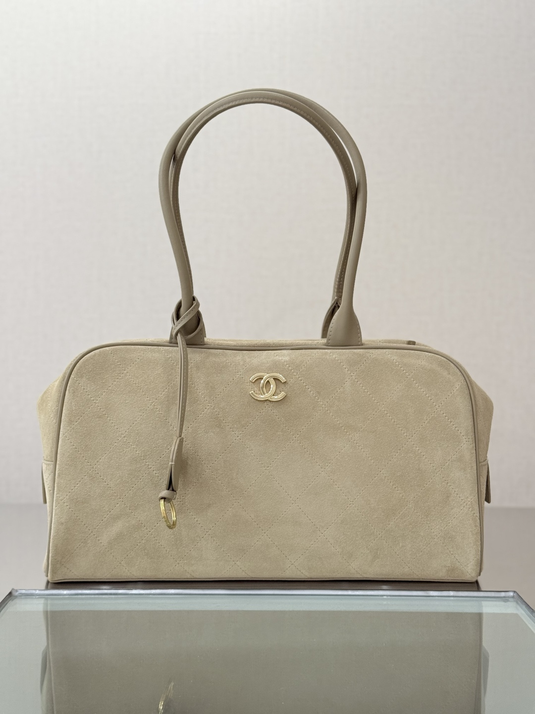 26S Light Beige Quilted Suede Leather Bowling Handbag with Calfskin Handles & Gold-Tone CC Logo - Mocuir