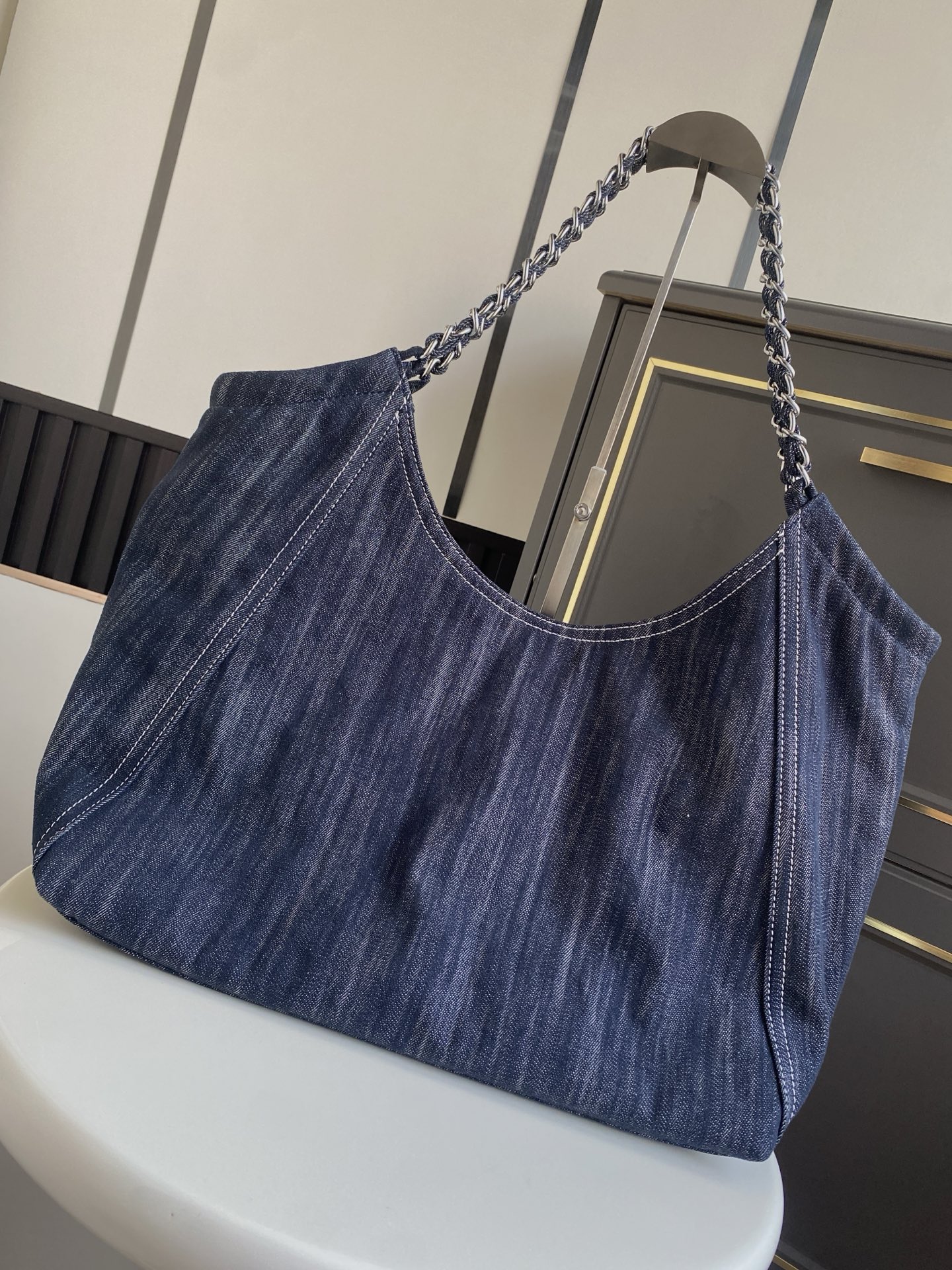 Large Hobo Bag in Denim（Classic Blue Denim） - Mocuir