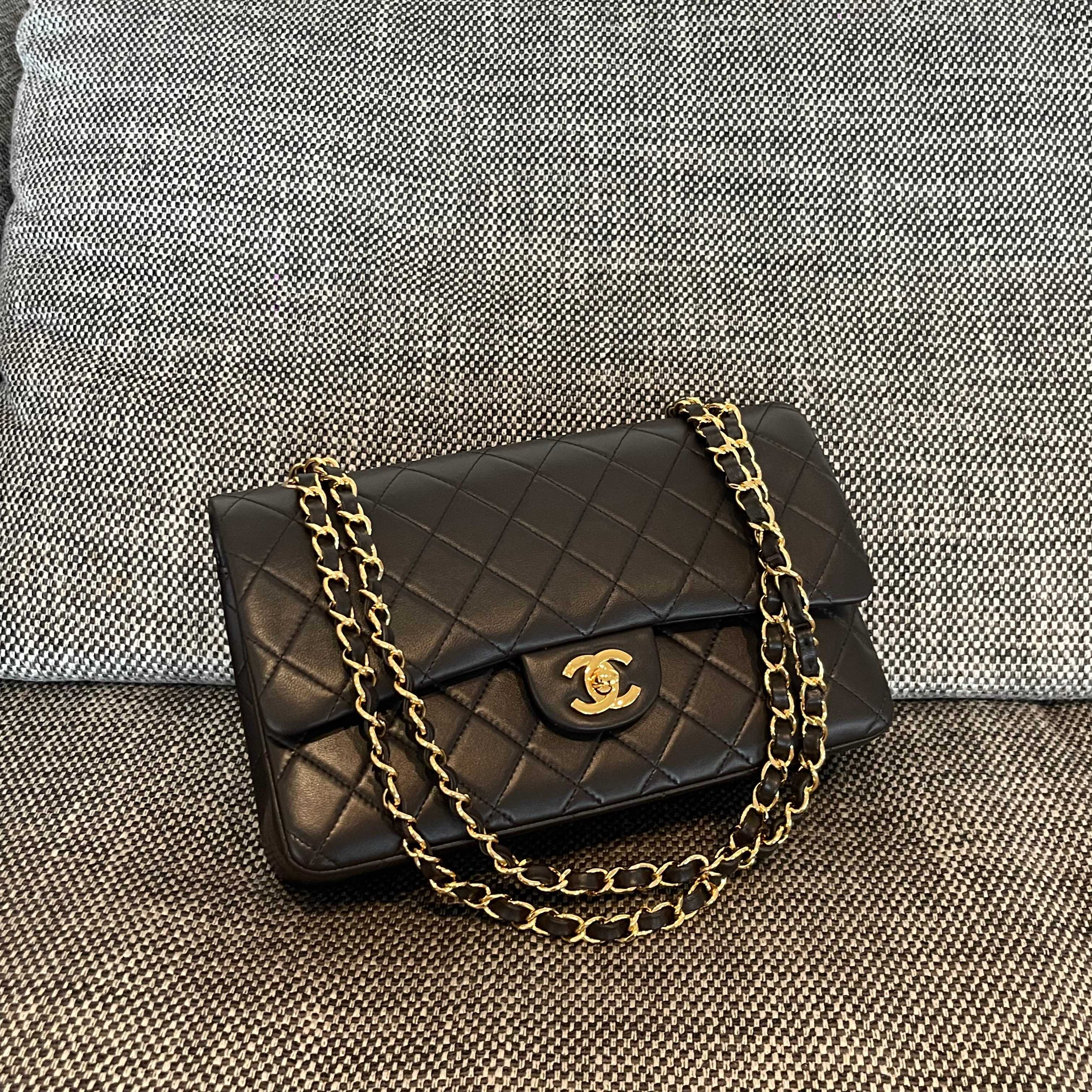 Vintage Classic Flap Black Quilted Lambskin Flap Bag with Gold-Tone Hardware - Mocuir