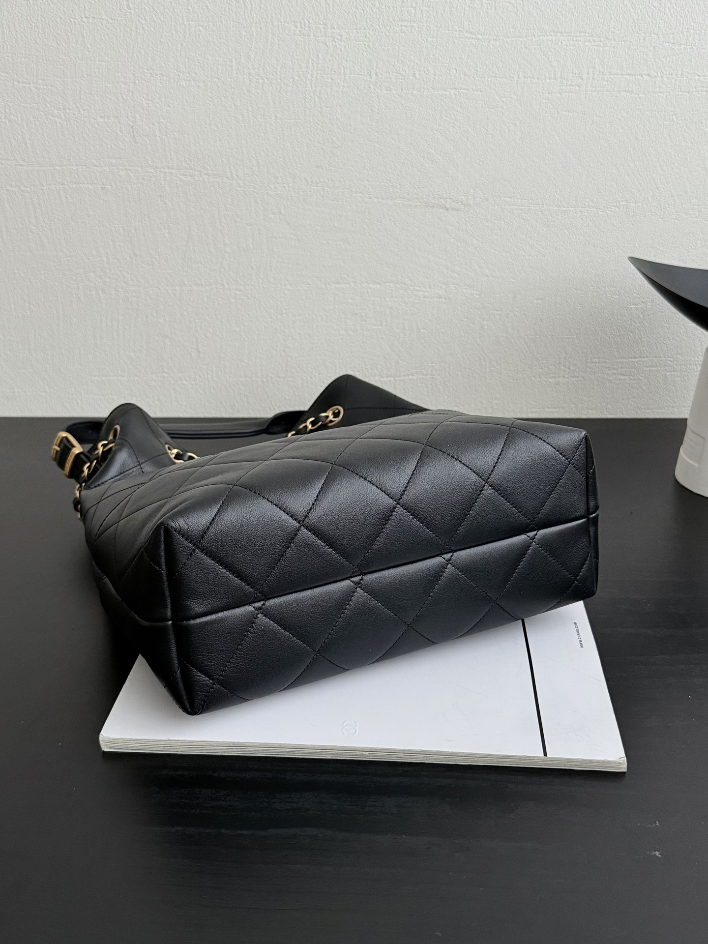 Quilted Calfskin Hobo Bag (AS3323) in Black Calfskin with Gold-Tone Hardware, 24B Fall-Winter Collection - Mocuir
