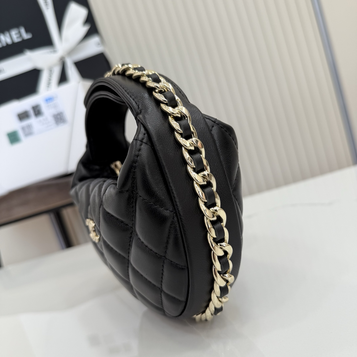 23C Hula Hoop Pouch Quilted Lambskin Bag in Black (Gold Hardware) - Mocuir