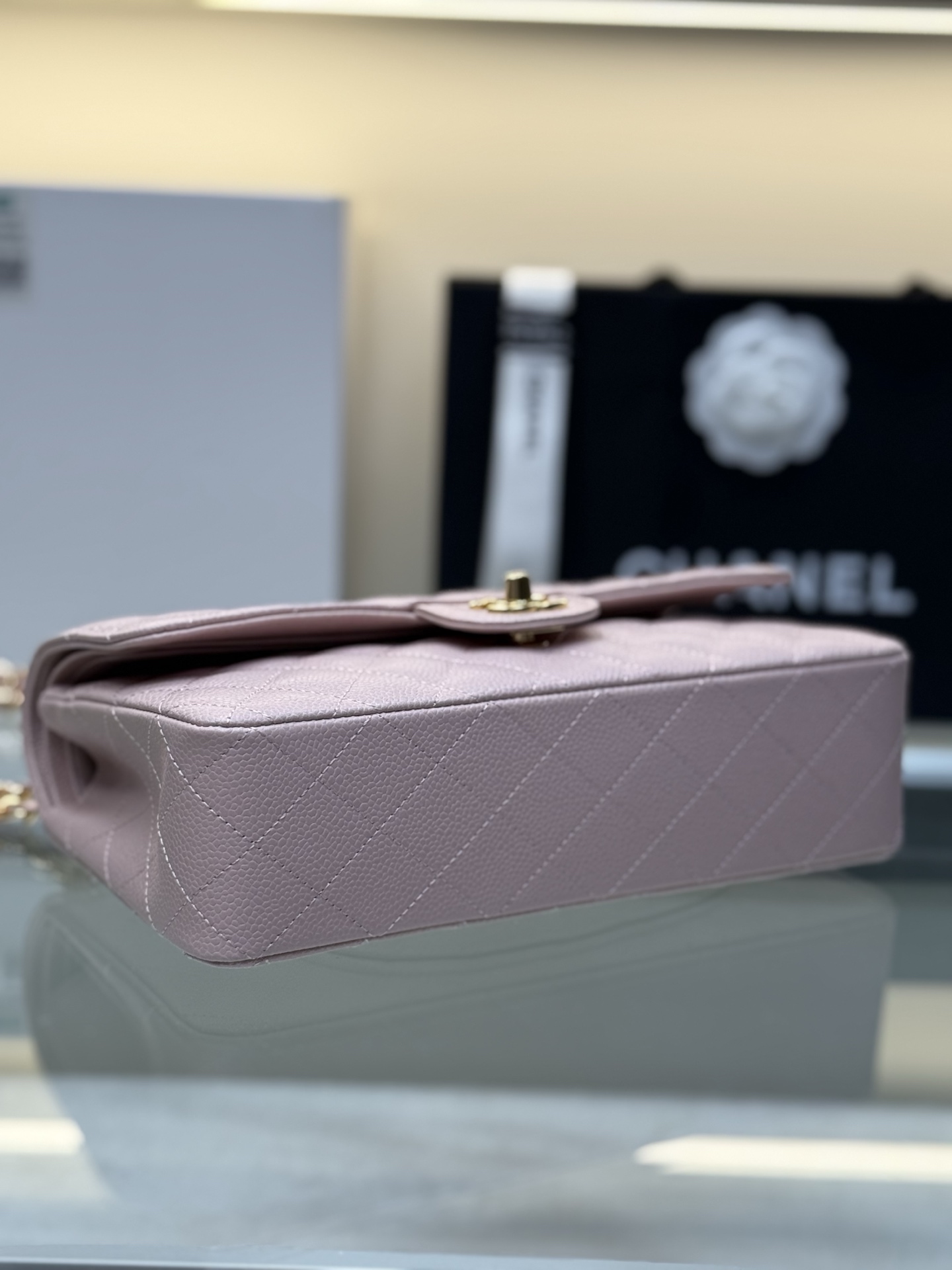 Classic Flap Bag（Light Purple） - Mocuir