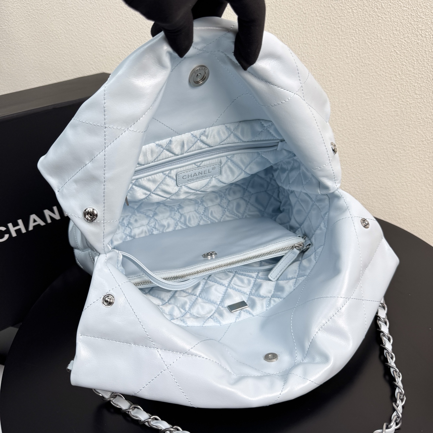 22 Bag Quilted Shiny Calfskin in Light Blue (Silver Hardware) - Mocuir