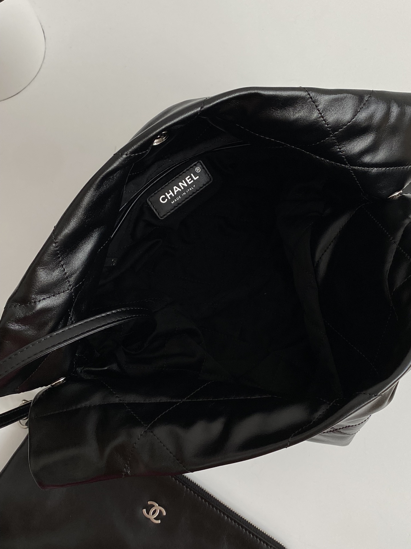 22 Bag Large Hobo in Black Shiny Calfskin with Silver-Tone Hardware - Mocuir