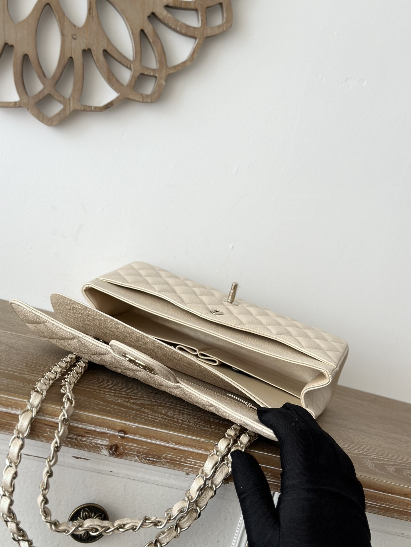 Classic Flap Medium Bag in Beige Caviar Leather with Light Gold Hardware (Model A01112) - Mocuir