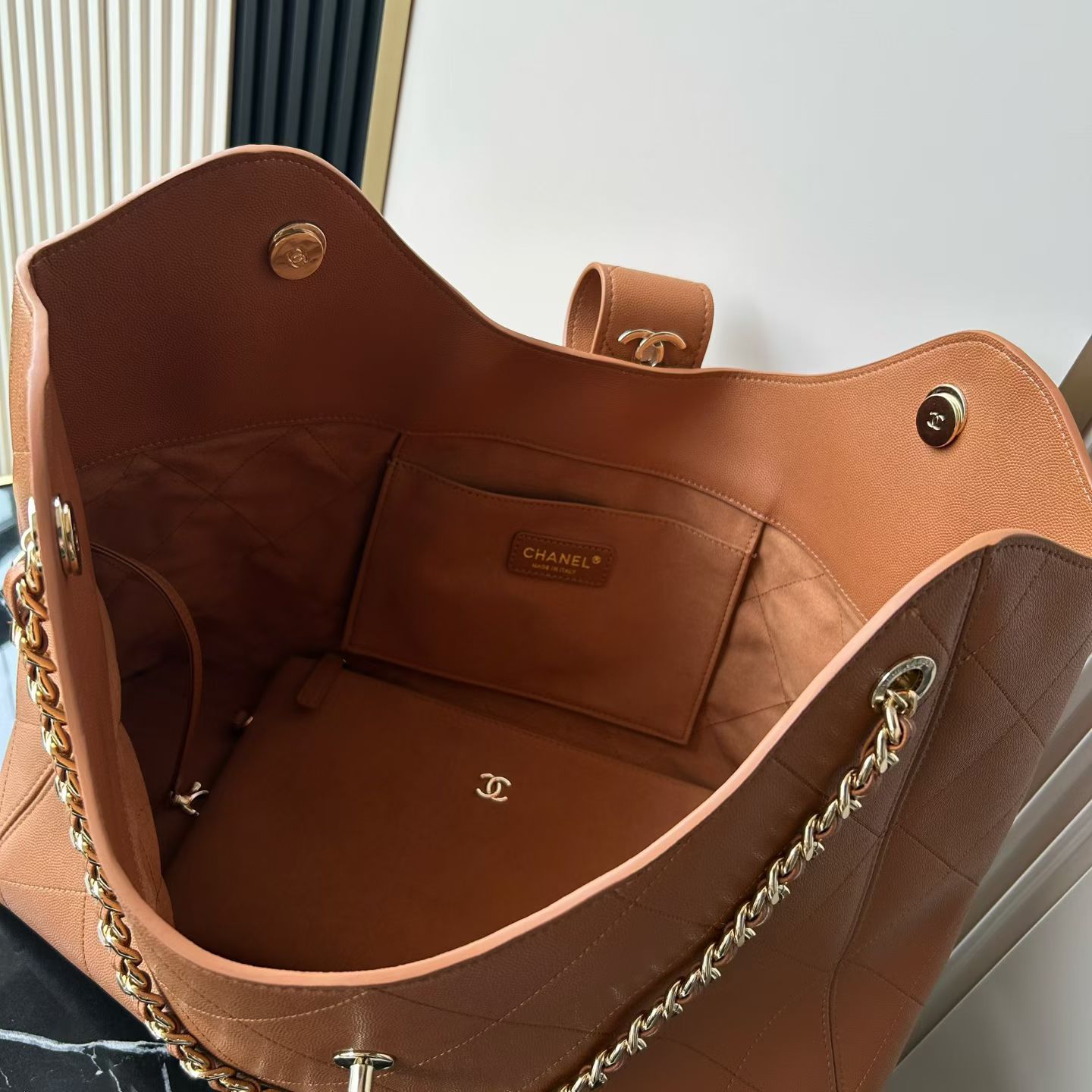 25K Caramel Quilted Caviar Leather Tote Handbag with Gold-Tone Hardware - Mocuir