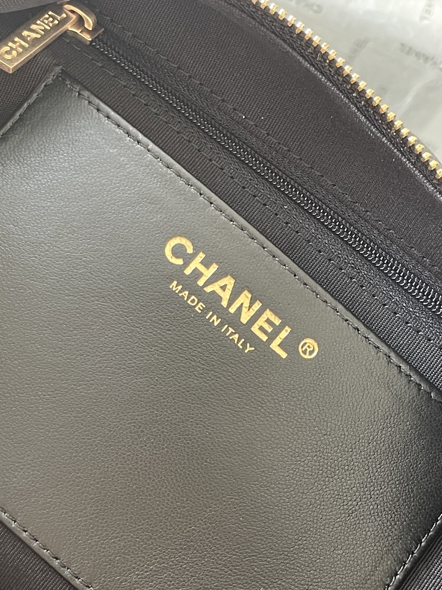 25C Multi-Pocket Hobo Bag in Black Quilted Lambskin with Gold-Tone Hardware - Mocuir