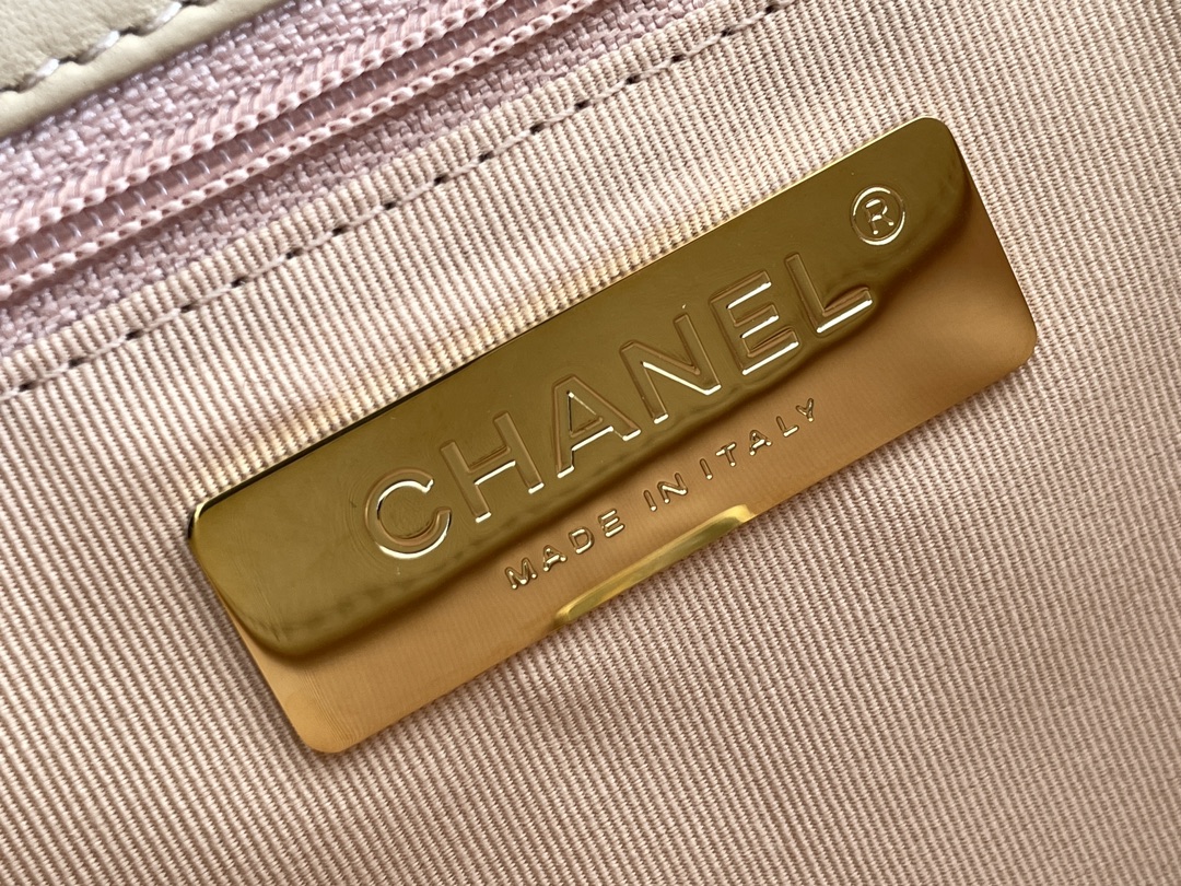 19 Handbag in Beige Quilted Shiny Lambskin with Gold-Tone, Silver-Tone & Ruthenium-Finish Metal (Model AS1160) - Mocuir