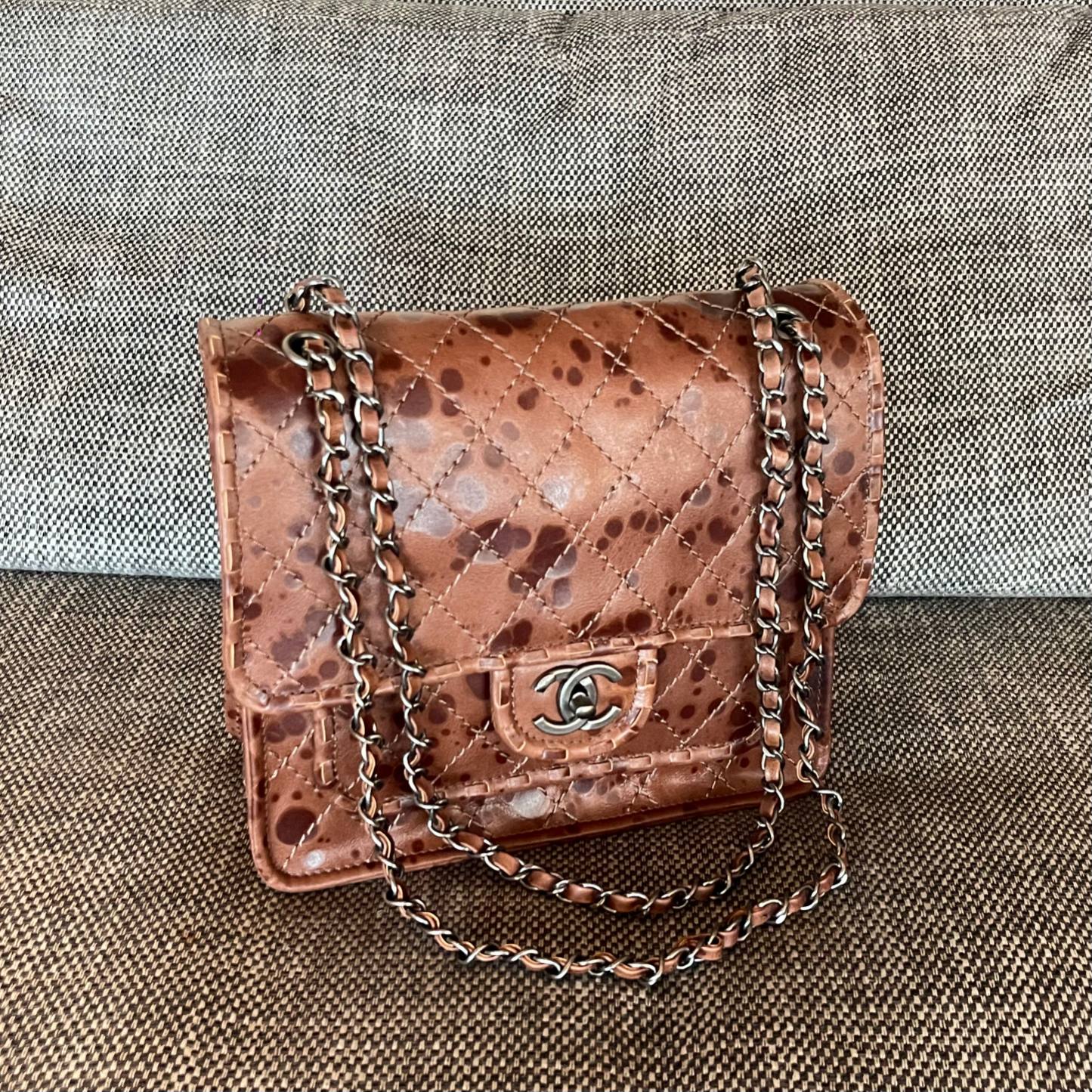 Vintage Brown Patina Oil-Waxed Calfskin Quilted Flap Handbag with Silver-Tone Hardware - Mocuir