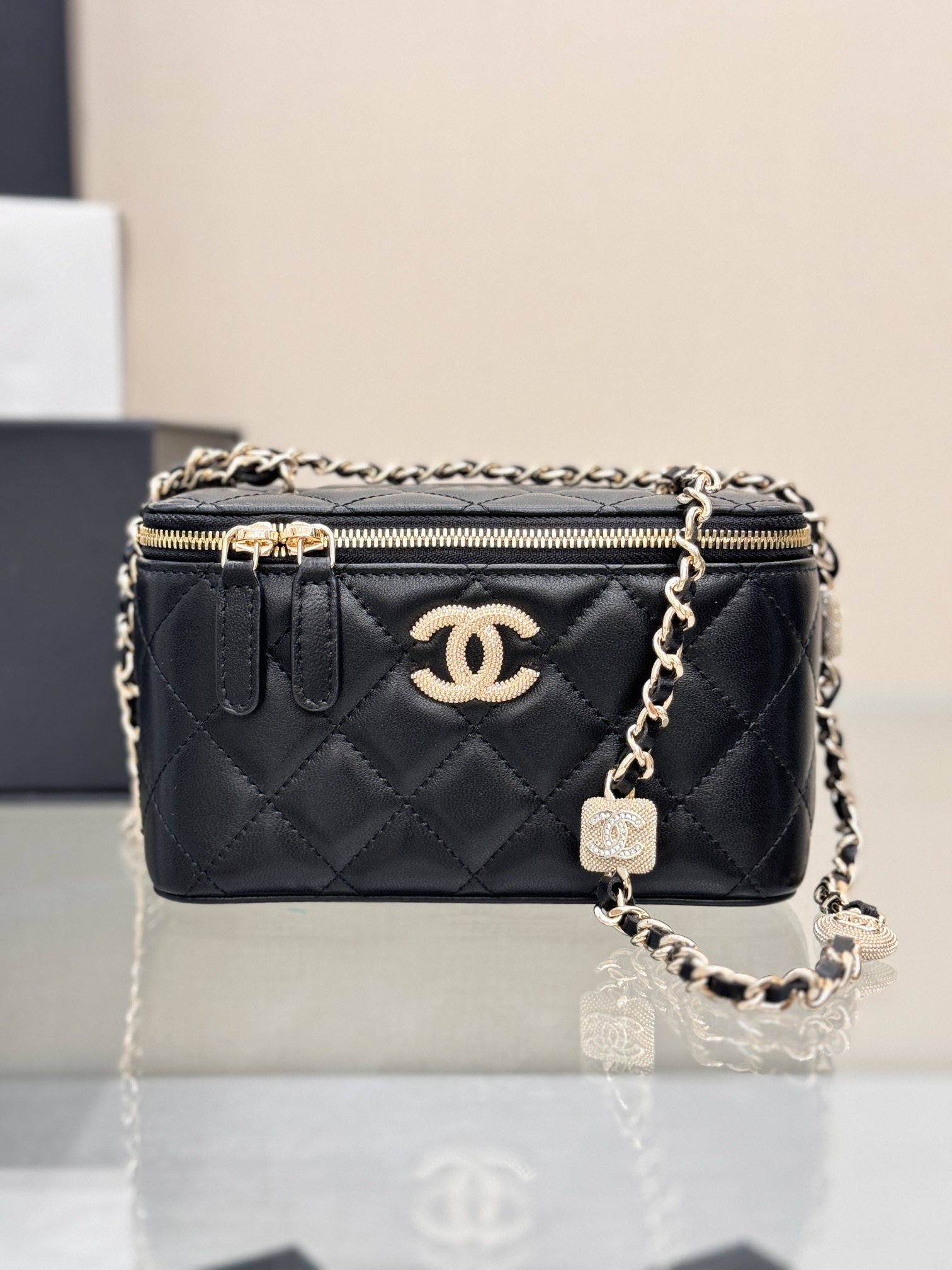 Long Vanity Case with Chain in Black Quilted Calfskin with Crystal CC Logo & Light Gold-Tone Hardware - Mocuir