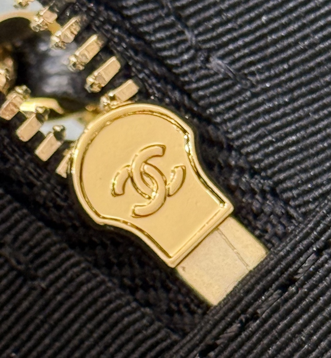 Clutch with Chain (LP Style Bag) - Mocuir