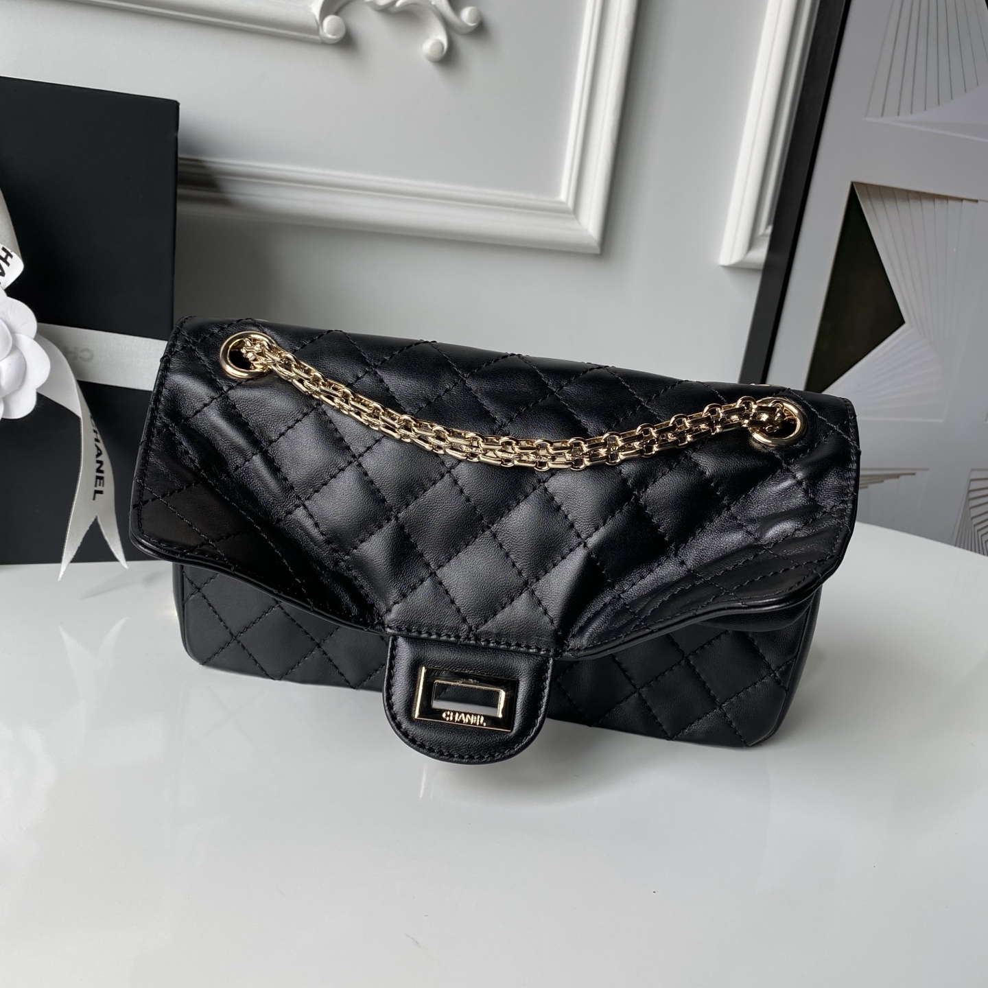 2.55 Reissue Black Quilted Calfskin Flap Handbag with Light Gold-Tone Hardware - Mocuir