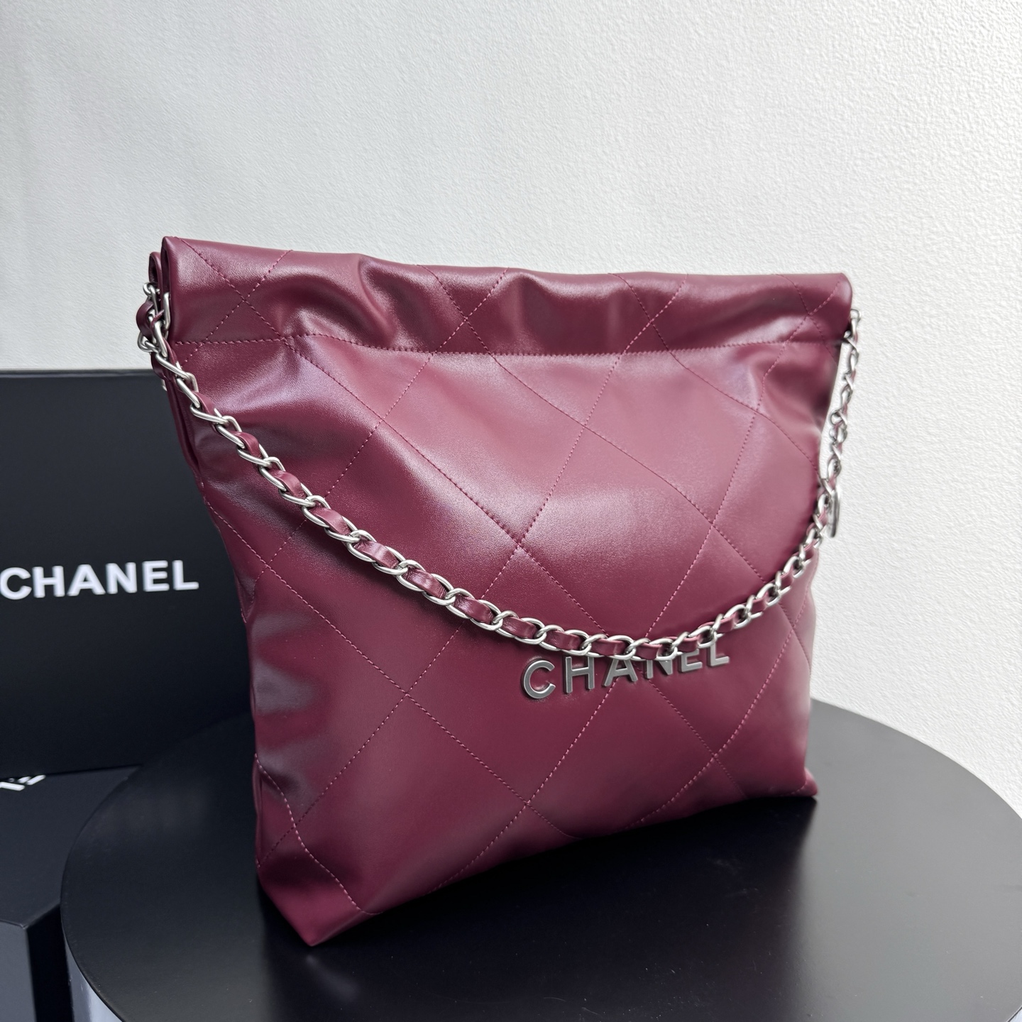 22 Bag Quilted Shiny Calfskin in Burgundy (Silver Hardware) - Mocuir