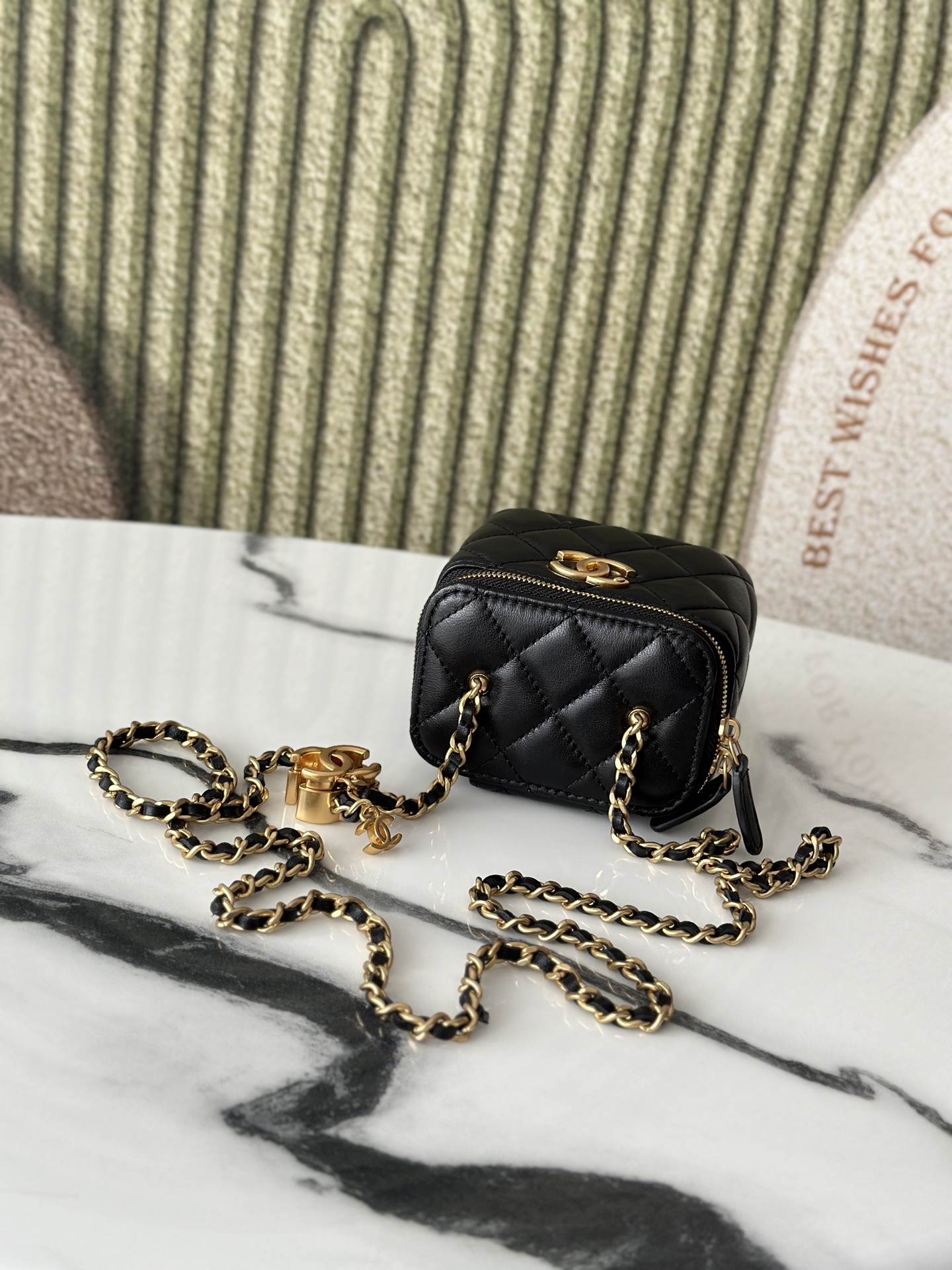 Mini Vanity Case with CC Charms - Mocuir