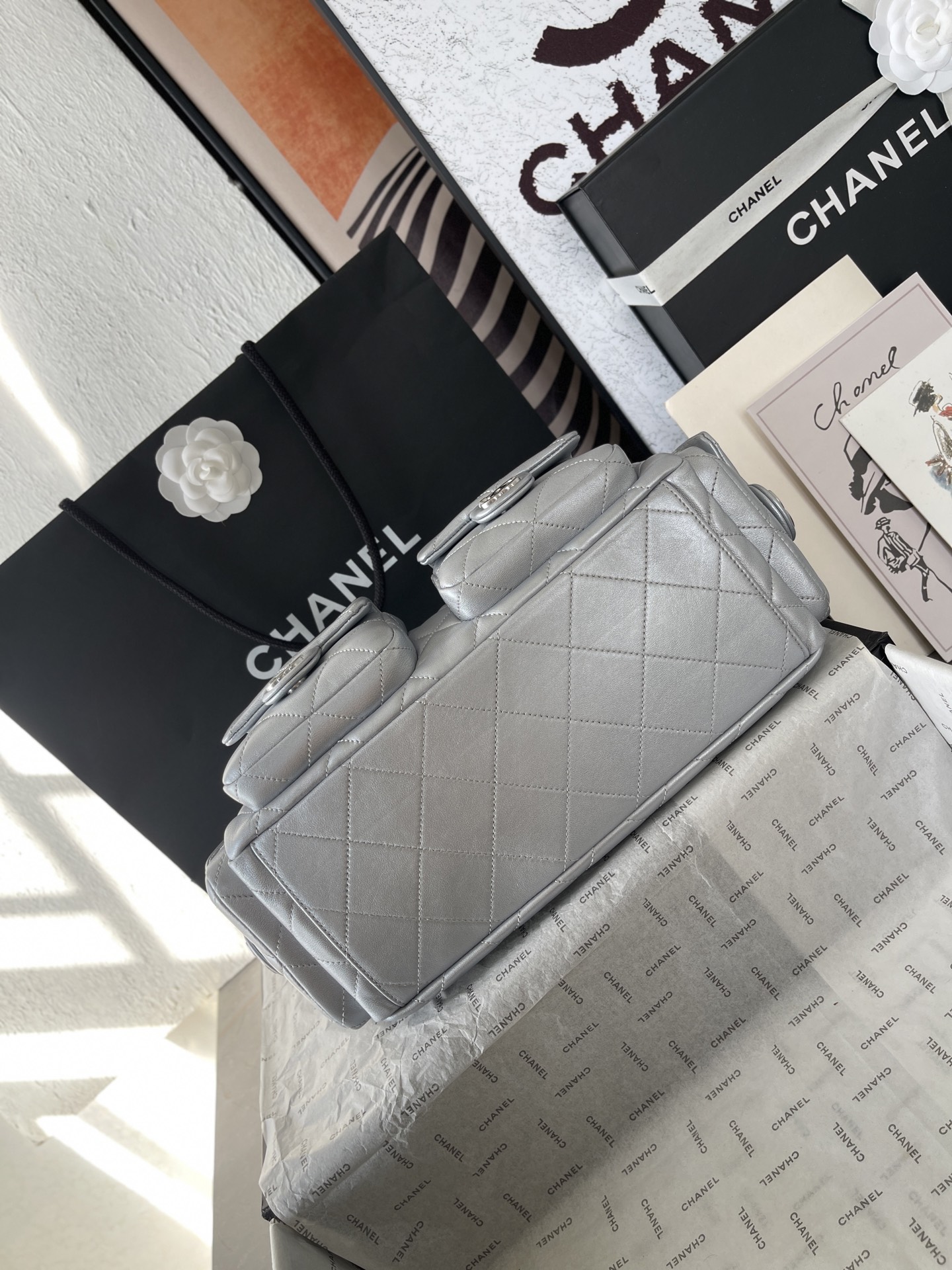 25C Multi-Pocket Hobo Bag in Metallic Silver Quilted Lambskin with Silver-Tone Hardware - Mocuir