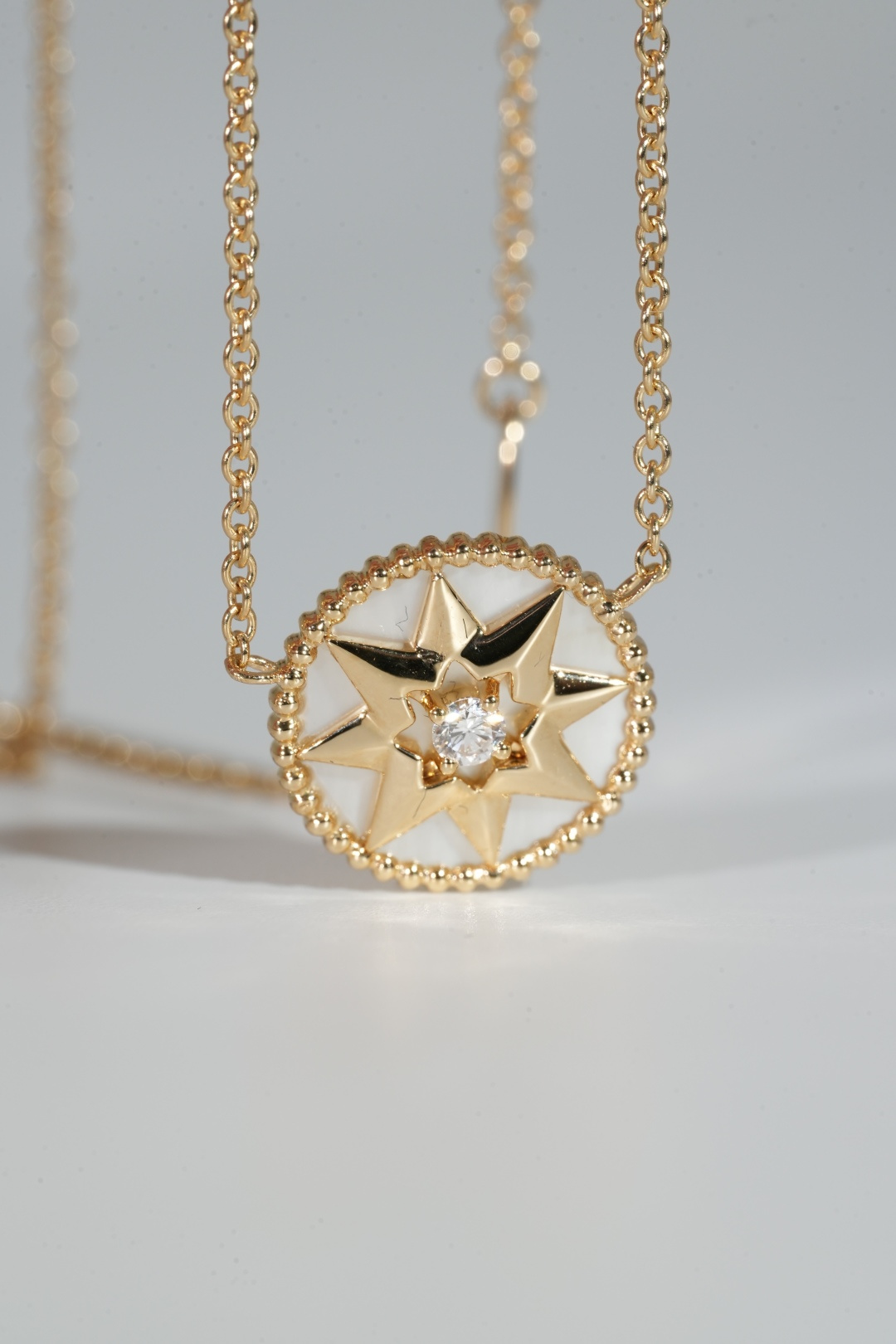 Eight-pointed star double-sided mother-of-pearl compass necklace