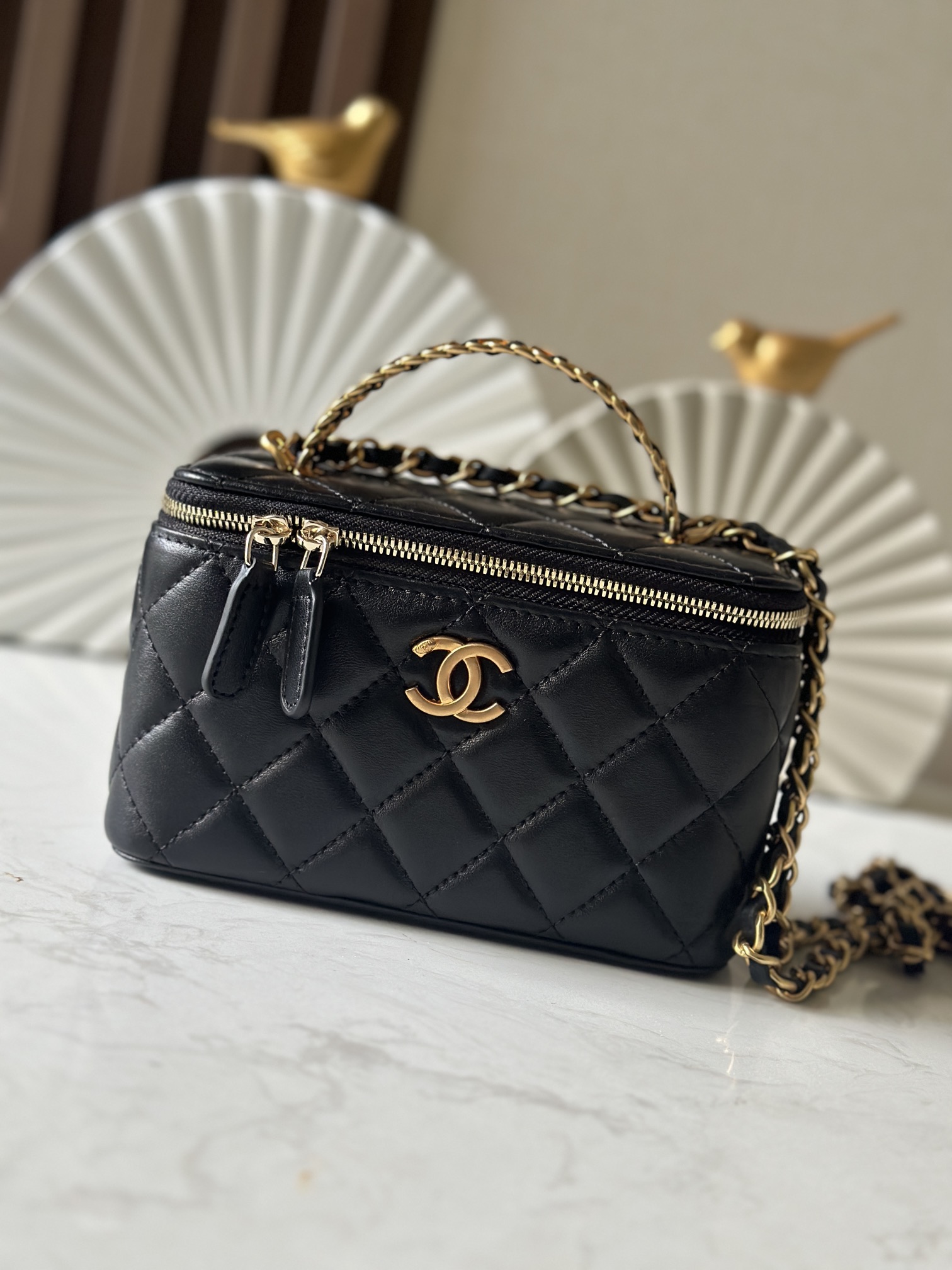 Black Lambskin Quilted Vanity Case with Chain Handle & Gold Hardware - Mocuir