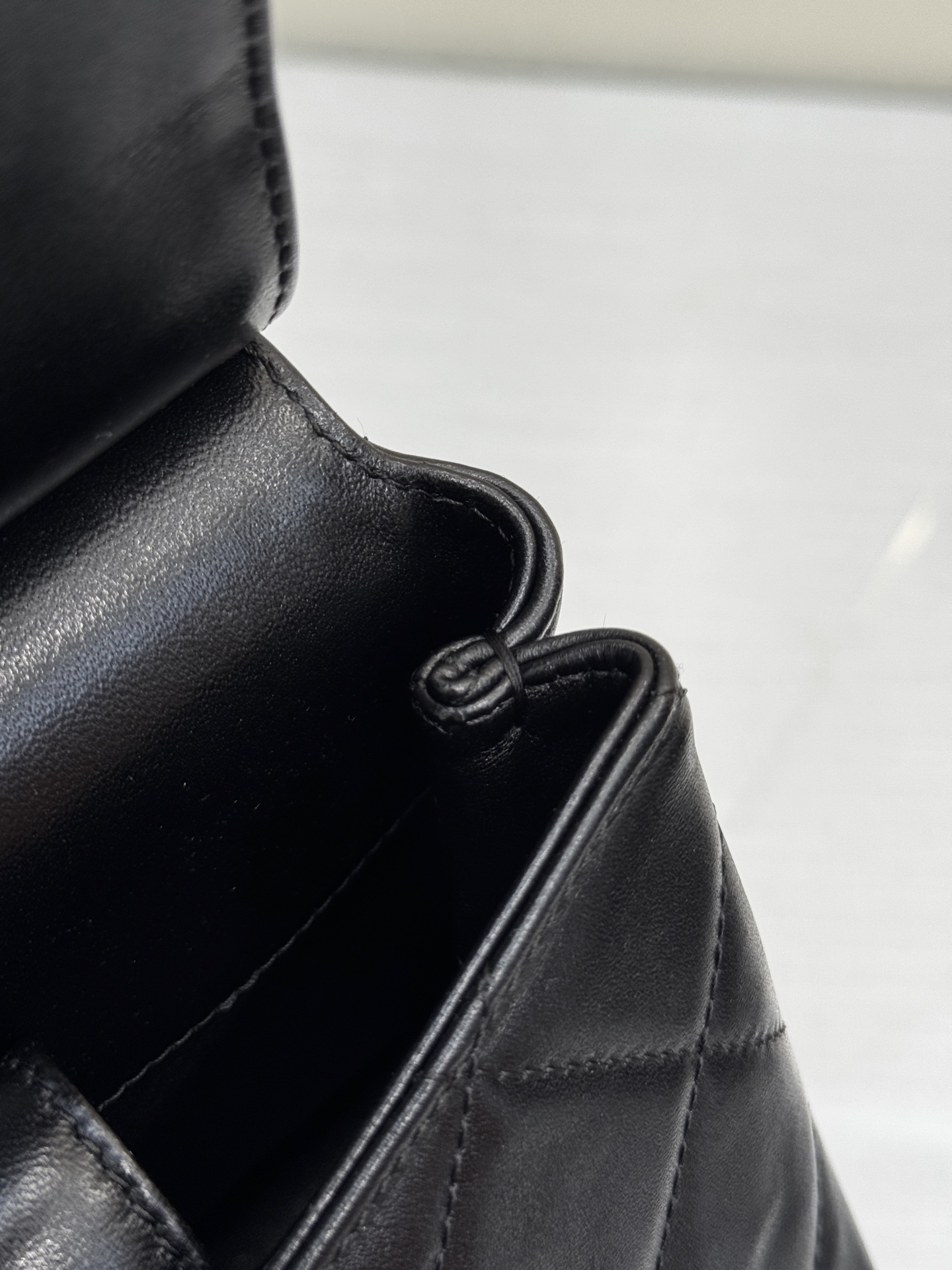 Pearl Handle Flap Bag - Mocuir