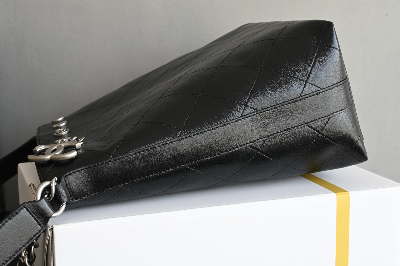 25P Cruise Collection Quilted Shiny Lambskin Hobo Tote Bag with Silver Studs & Chain (AS5406) - Mocuir