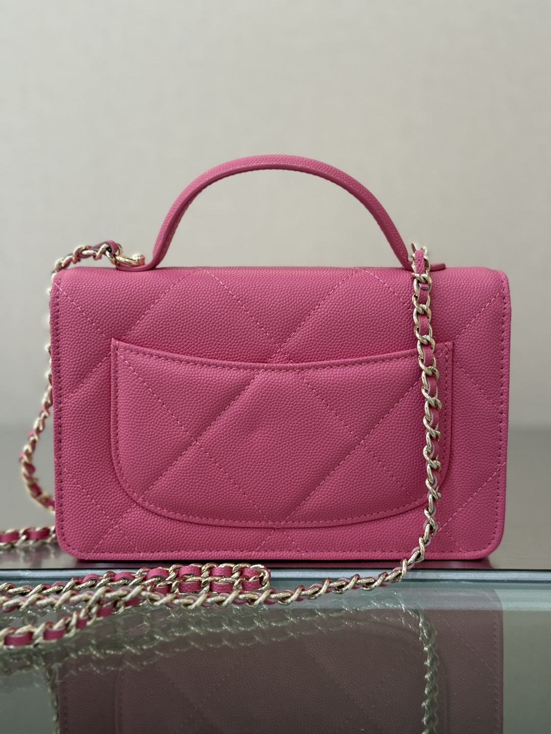 Wallet on Chain with Top Handle (AP3984) in Pink Caviar Leather with Gold-Tone Hardware, 25C Cruise Collection - Mocuir