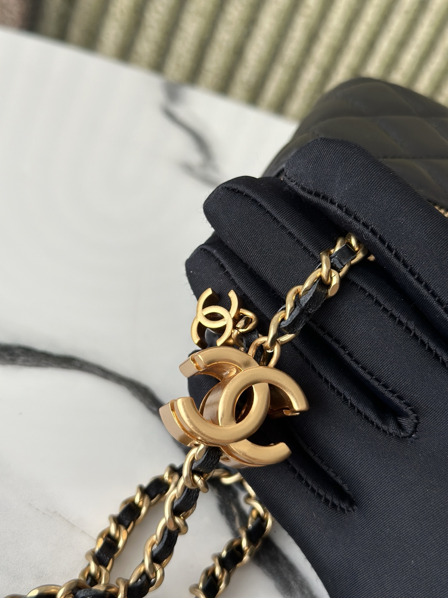 Mini Vanity Case with CC Charms - Mocuir