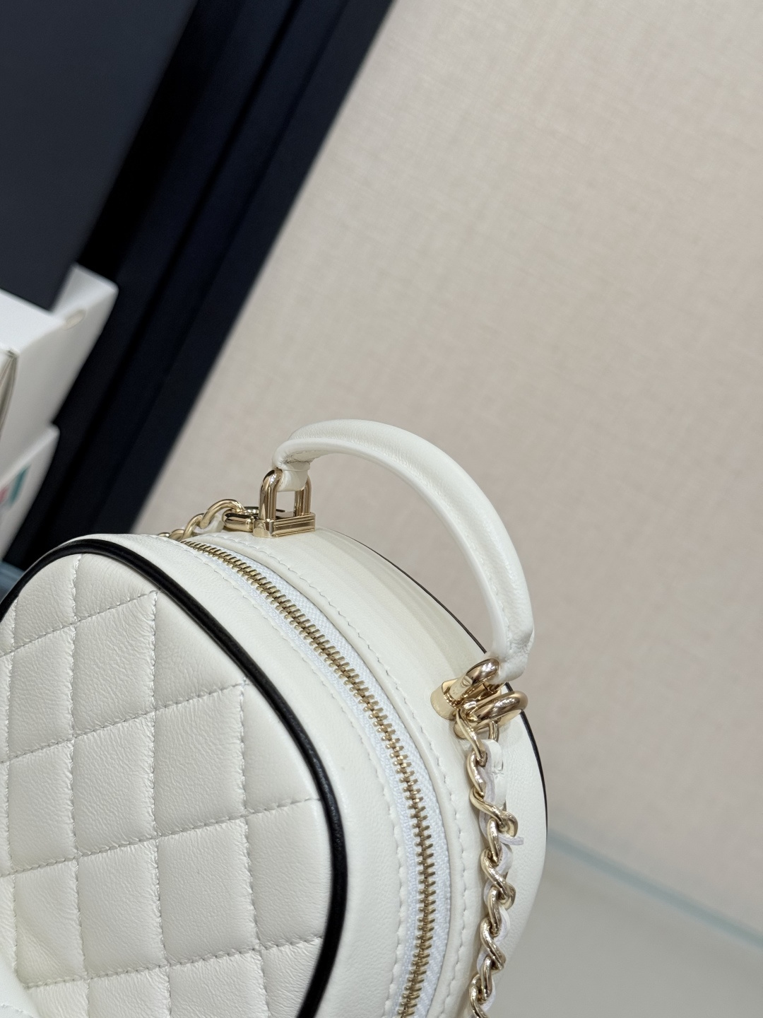 Mini Backpack with Chain（White） - Mocuir