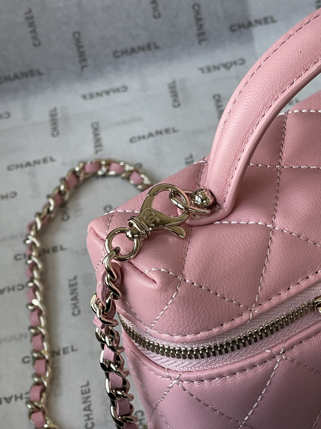 25C Classic Vanity Case with Chain（pink） - Mocuir
