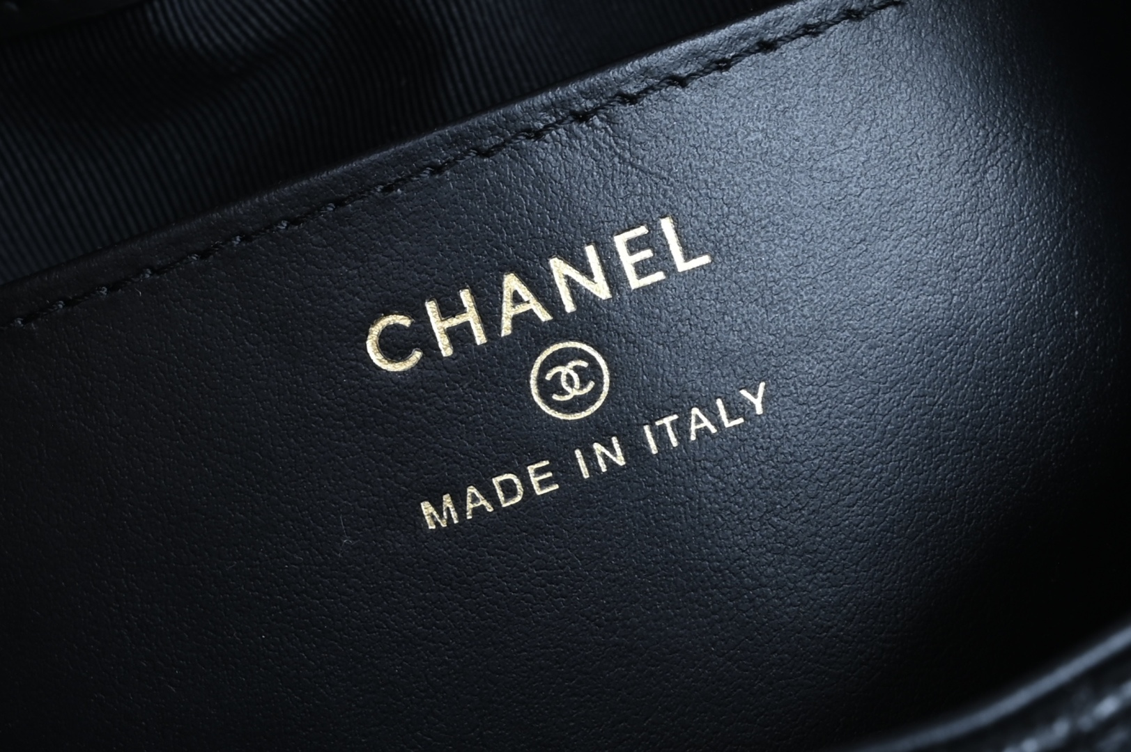 24C Lunch Box Bag (Handle Bag) in Black Caviar Leather with Gold-Tone Hardware (Model AS4579) - Mocuir