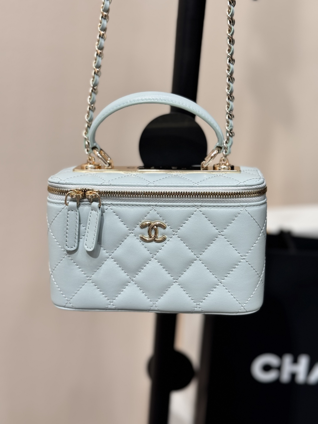 25C Light Blue Quilted Lambskin Vanity Case with Chain Strap - Mocuir