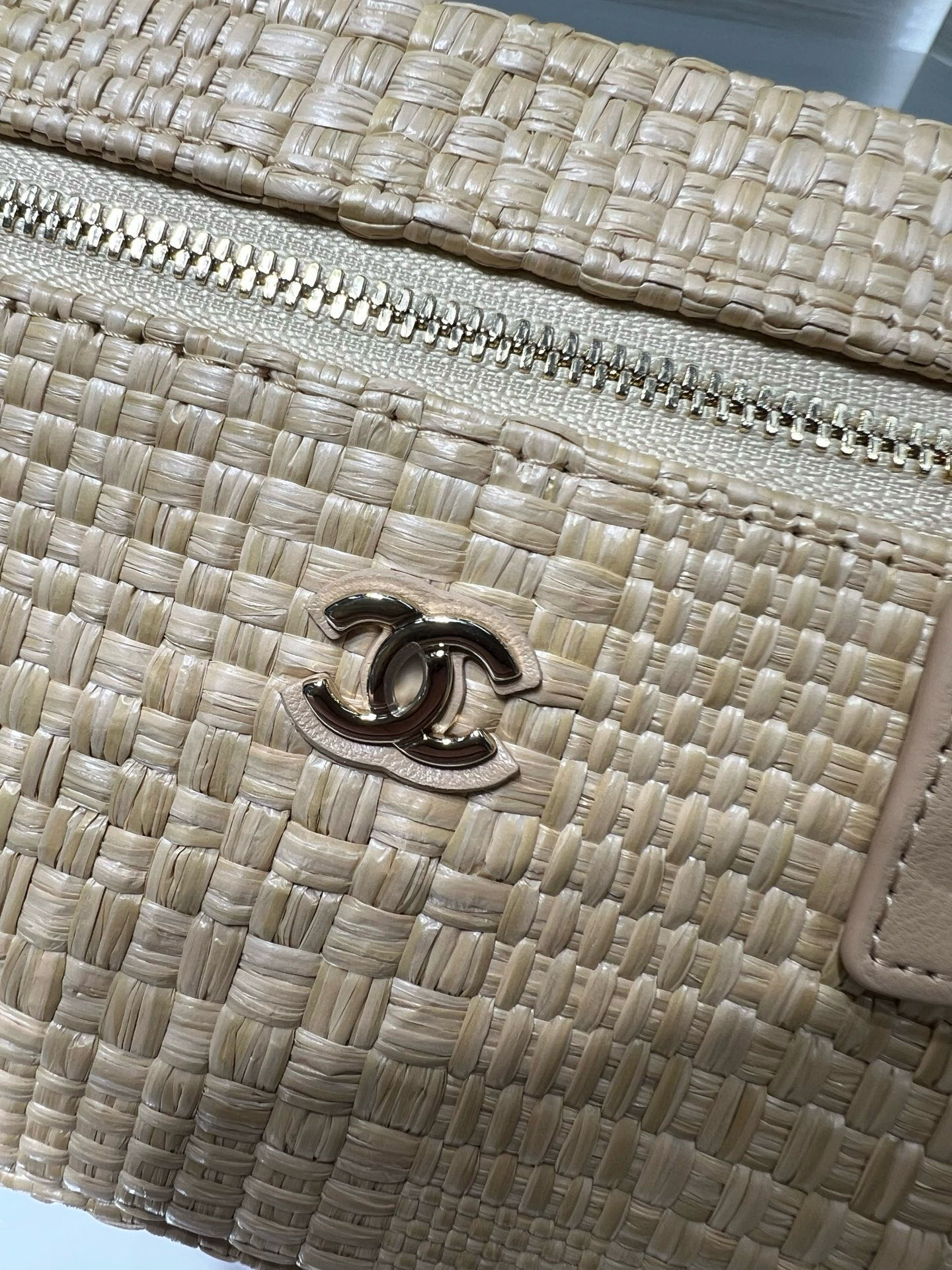 26P Pre-Collection AP4385 Long Vanity Case in Apricot Woven Textured Calfskin with Light Gold-Tone Hardware - Mocuir