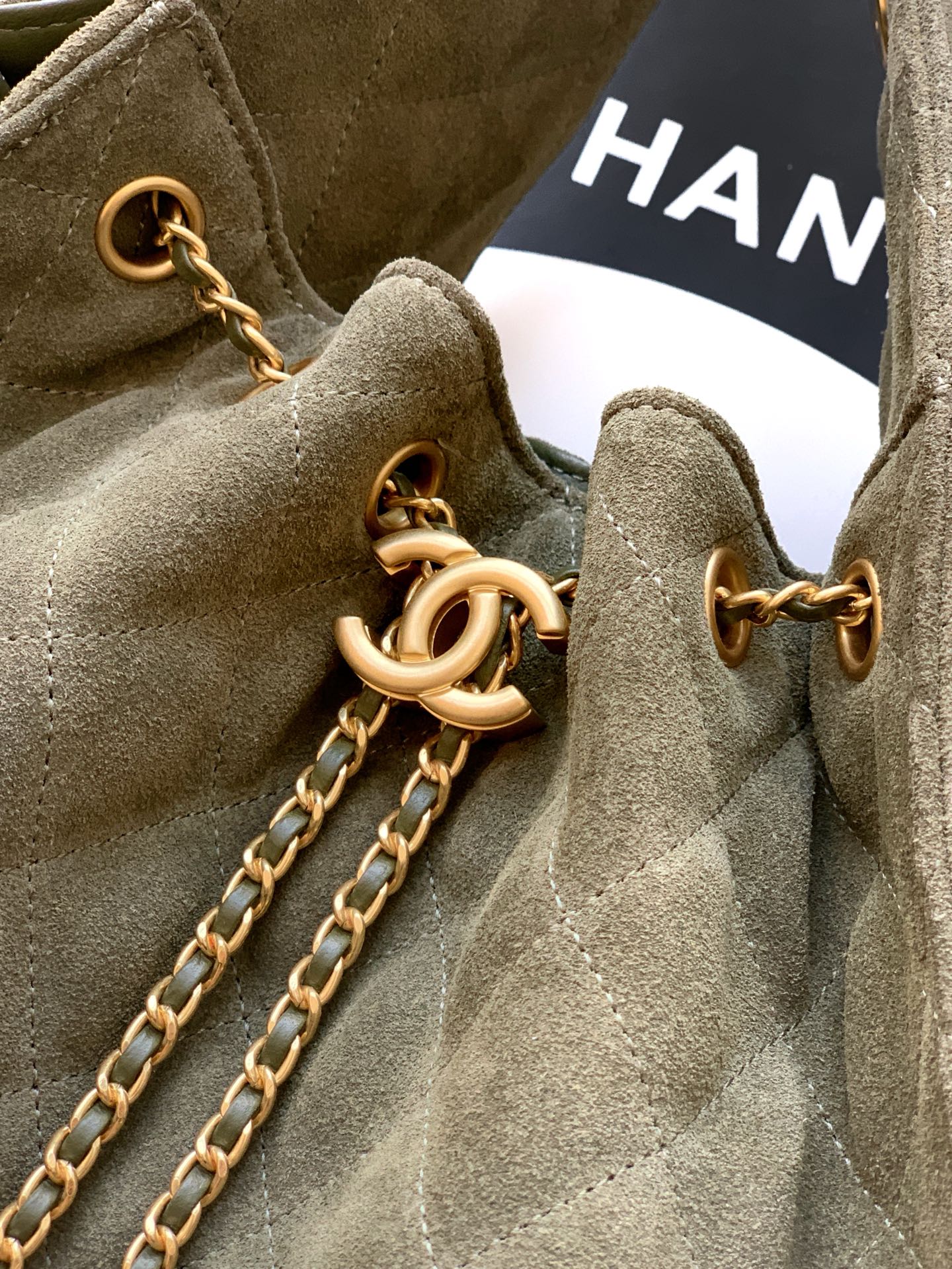 25 Bag Small Hobo in Olive Green Suede with Gold-Tone Hardware - Mocuir