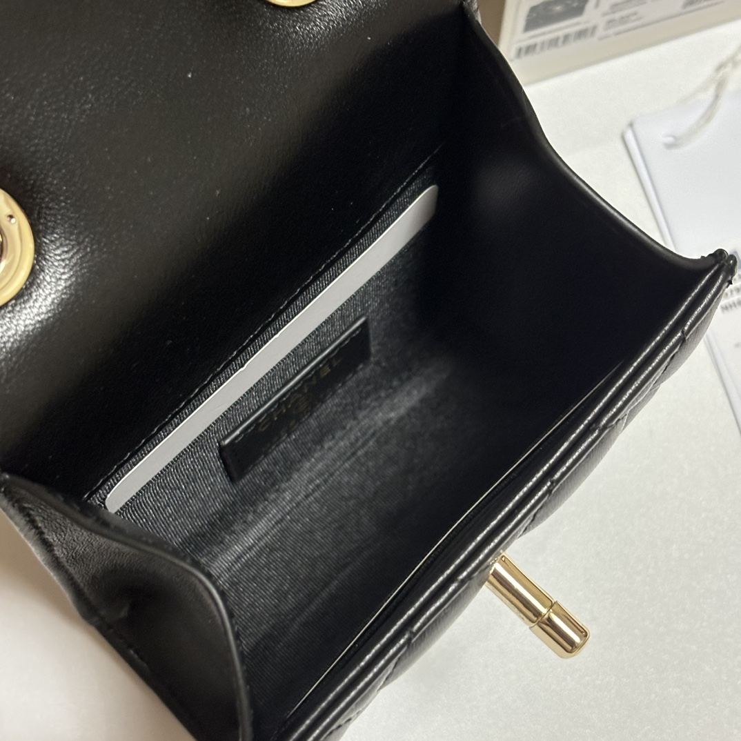 Trendy CC Mini Quilted Lambskin Shoulder Bag in Black (Gold Hardware) - Mocuir