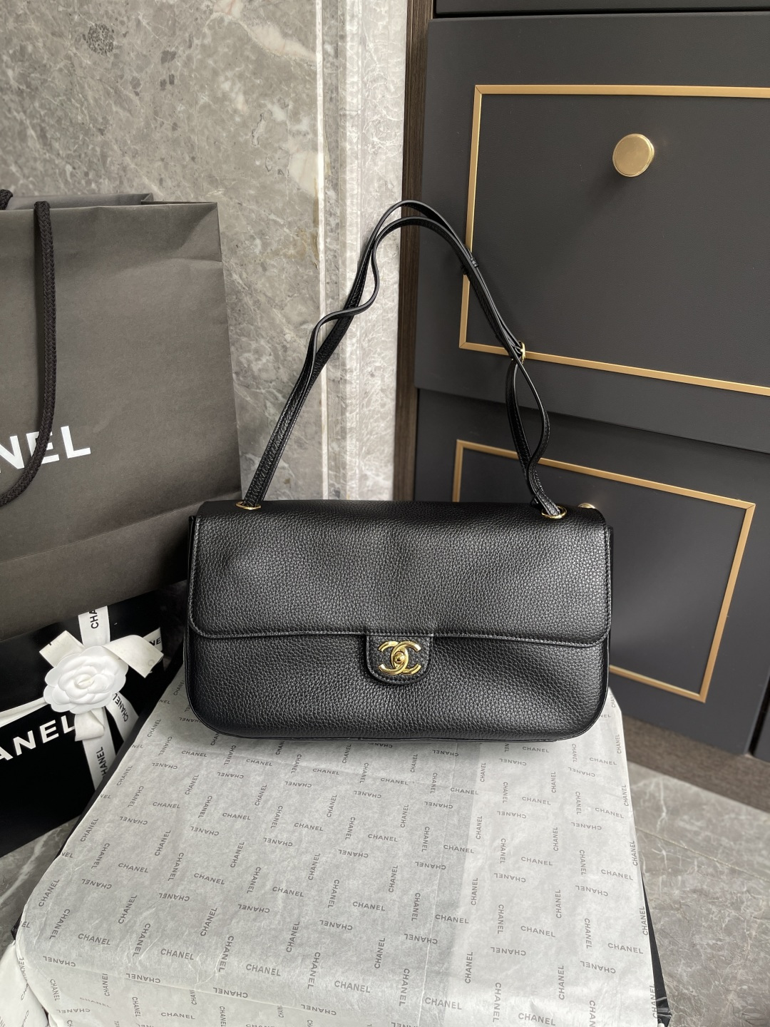 Spring-Summer 2026 Black Grained Caviar Calfskin Flap Tote with Gold-Tone CC Turnlock - Mocuir