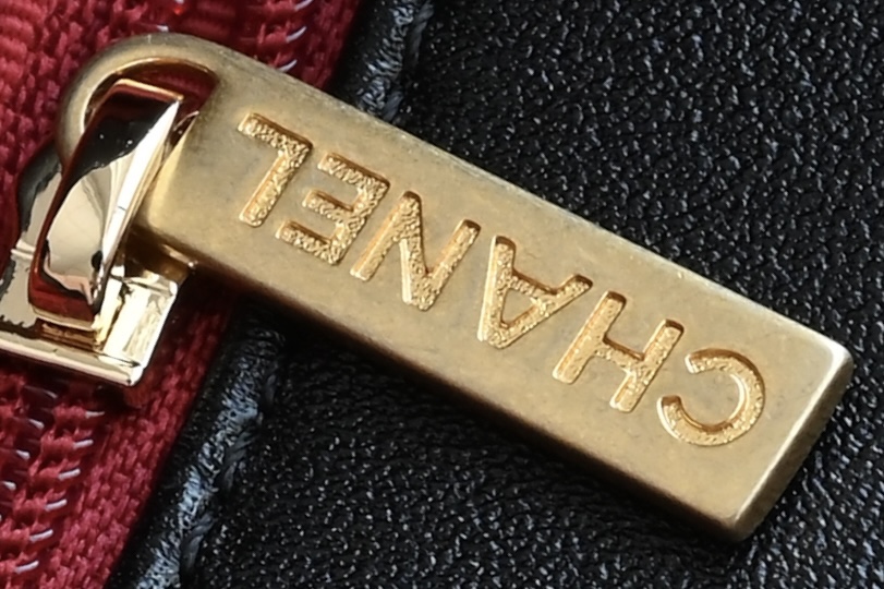 19 Large Flap Bag in Black Lambskin with Mixed Gold & Silver Hardware (Model AS1160) - Mocuir