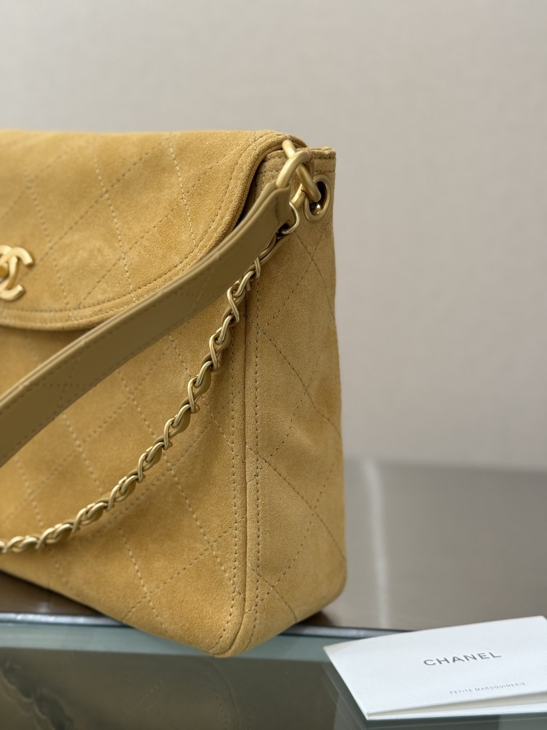 suede quilted Hobo bag from the 26C Cruise collection（Ginger Yellow） - Mocuir