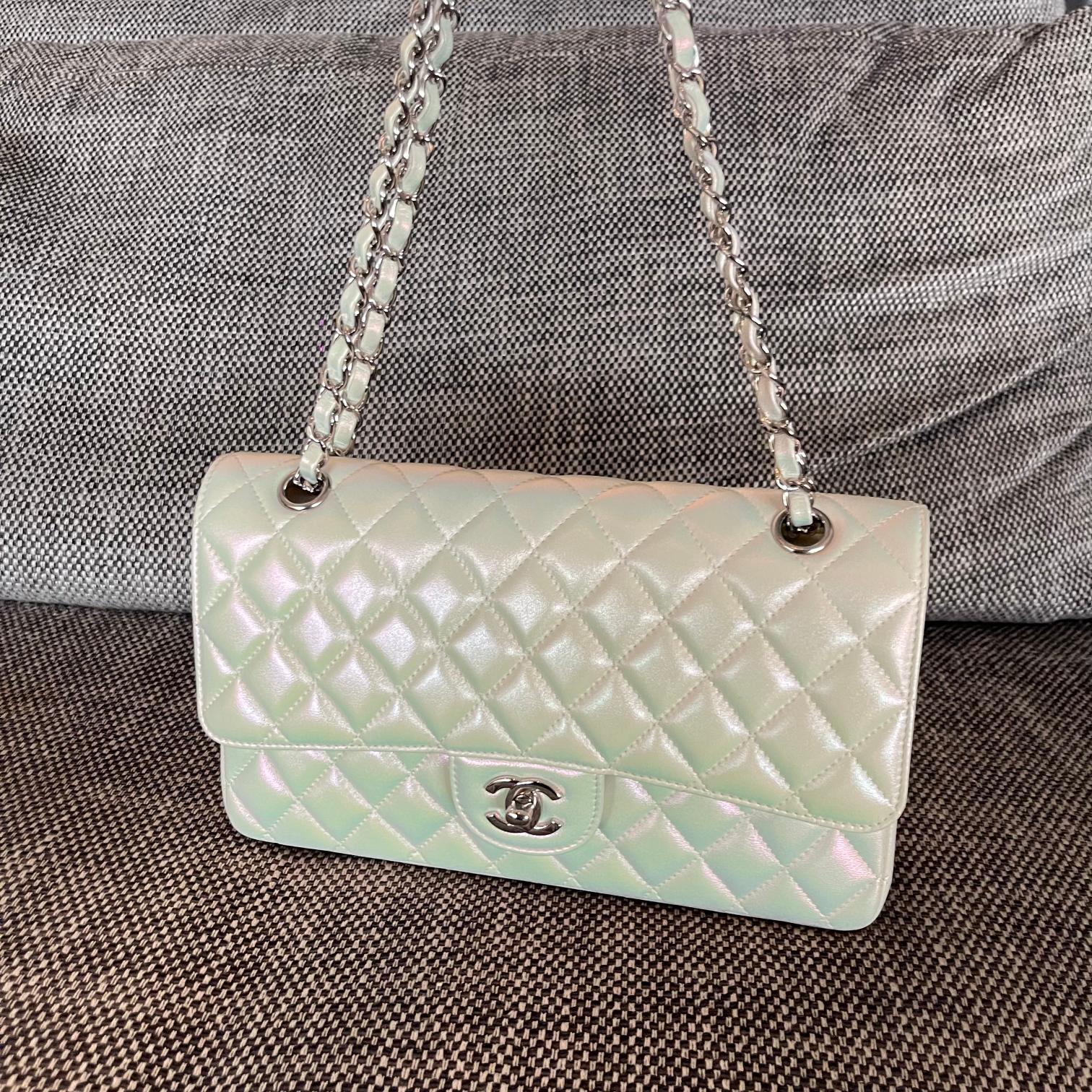 Classic Flap Bag（Pearl white/Silver logo） - Mocuir