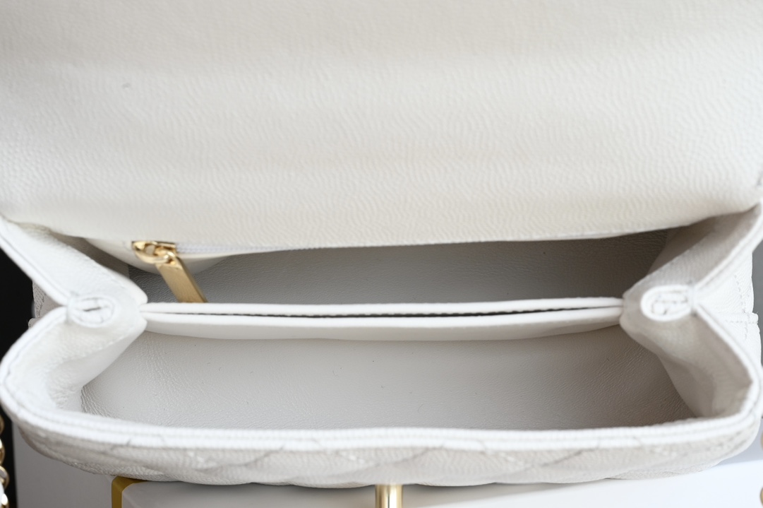 MiniNano Coco Handle Bag in White Quilted Grained Calfskin (Caviar) with Light Gold-Tone Hardware - Mocuir