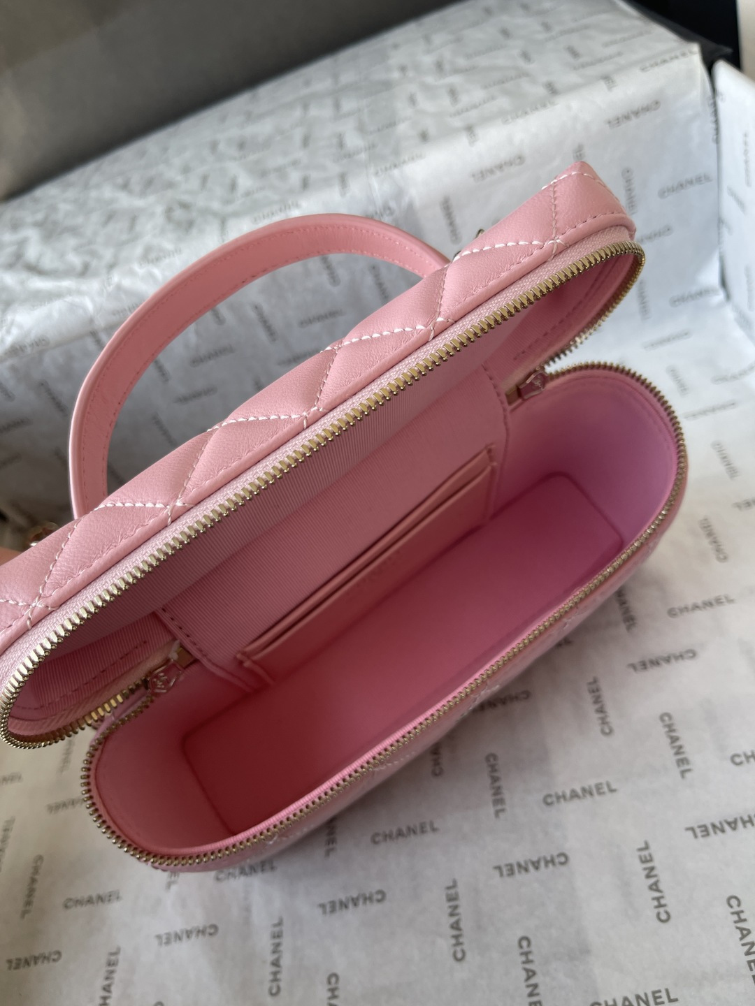 25C Classic Vanity Case with Chain（pink） - Mocuir
