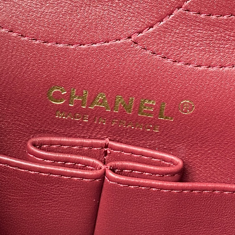 2.55 Reissue Black Quilted Calfskin Flap Handbag with Light Gold-Tone Hardware - Mocuir