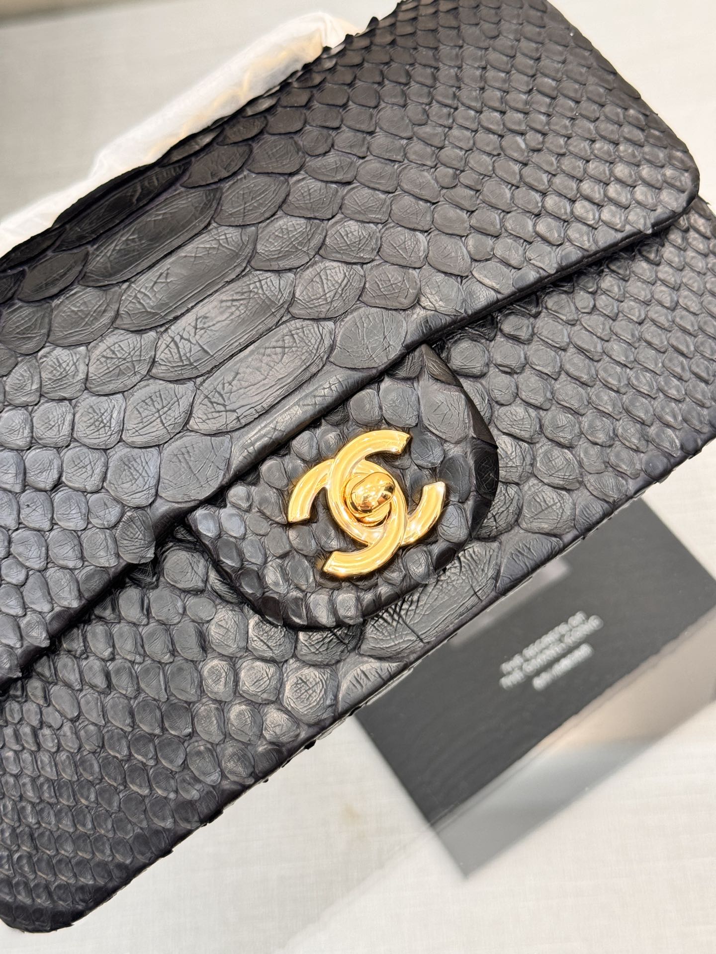 Classic Flap Python Bag（Black python skin） - Mocuir