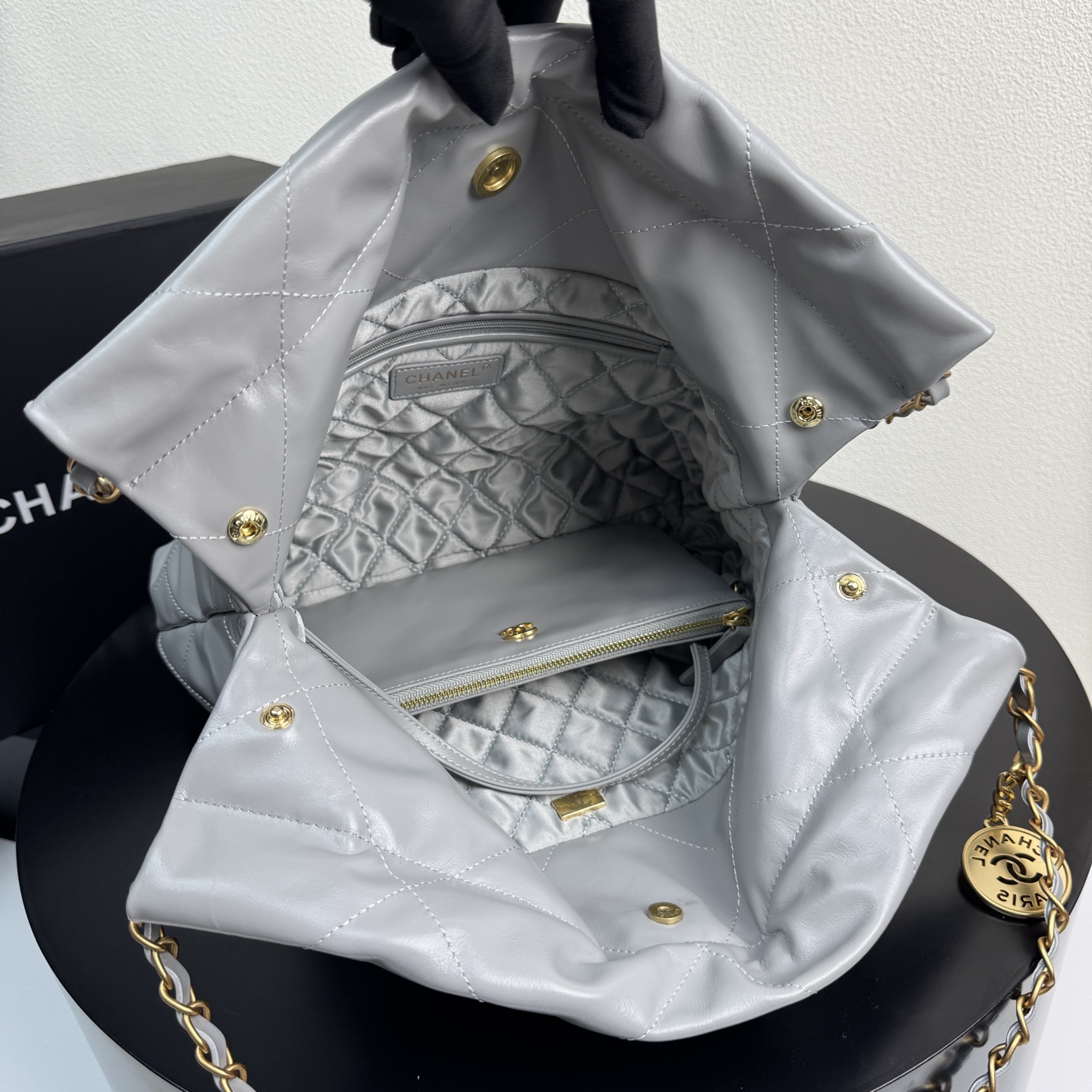 22 Bag Quilted Shiny Calfskin in Light Grey (Gold Hardware) - Mocuir