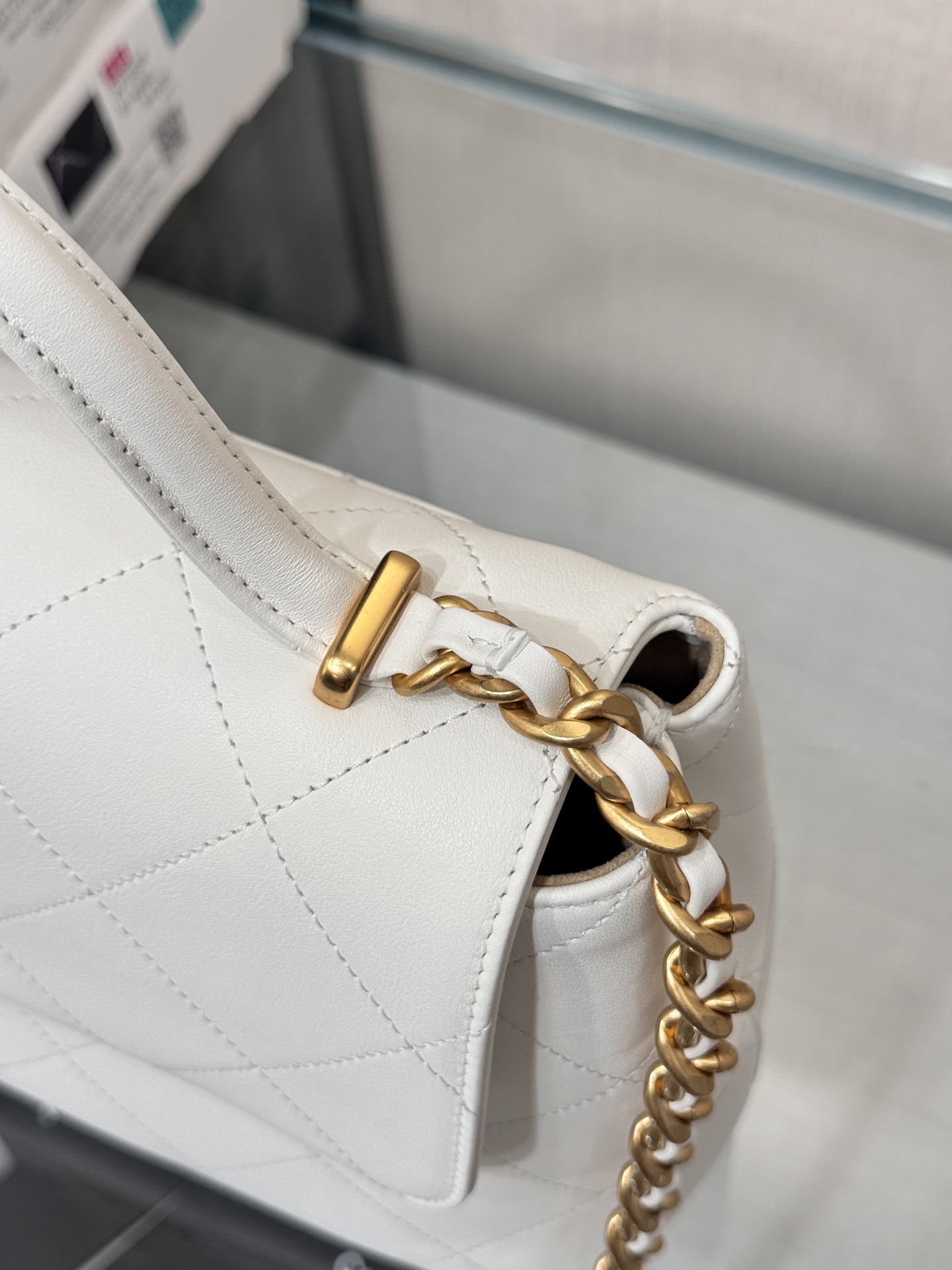 Top Handle Flap Bag (AS5212) in White Shiny Lambskin with Gold-Tone Hardware, 25P Pre-Fall Collection - Mocuir