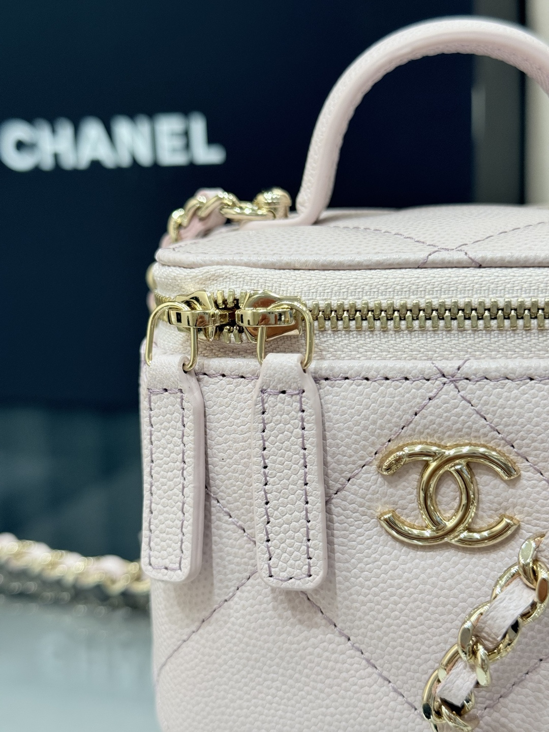 Mini Top Handle Vanity Case (AS5993) in Light Pink Quilted Grained Calfskin (Caviar) with Antique Gold-Tone Hardware - Mocuir