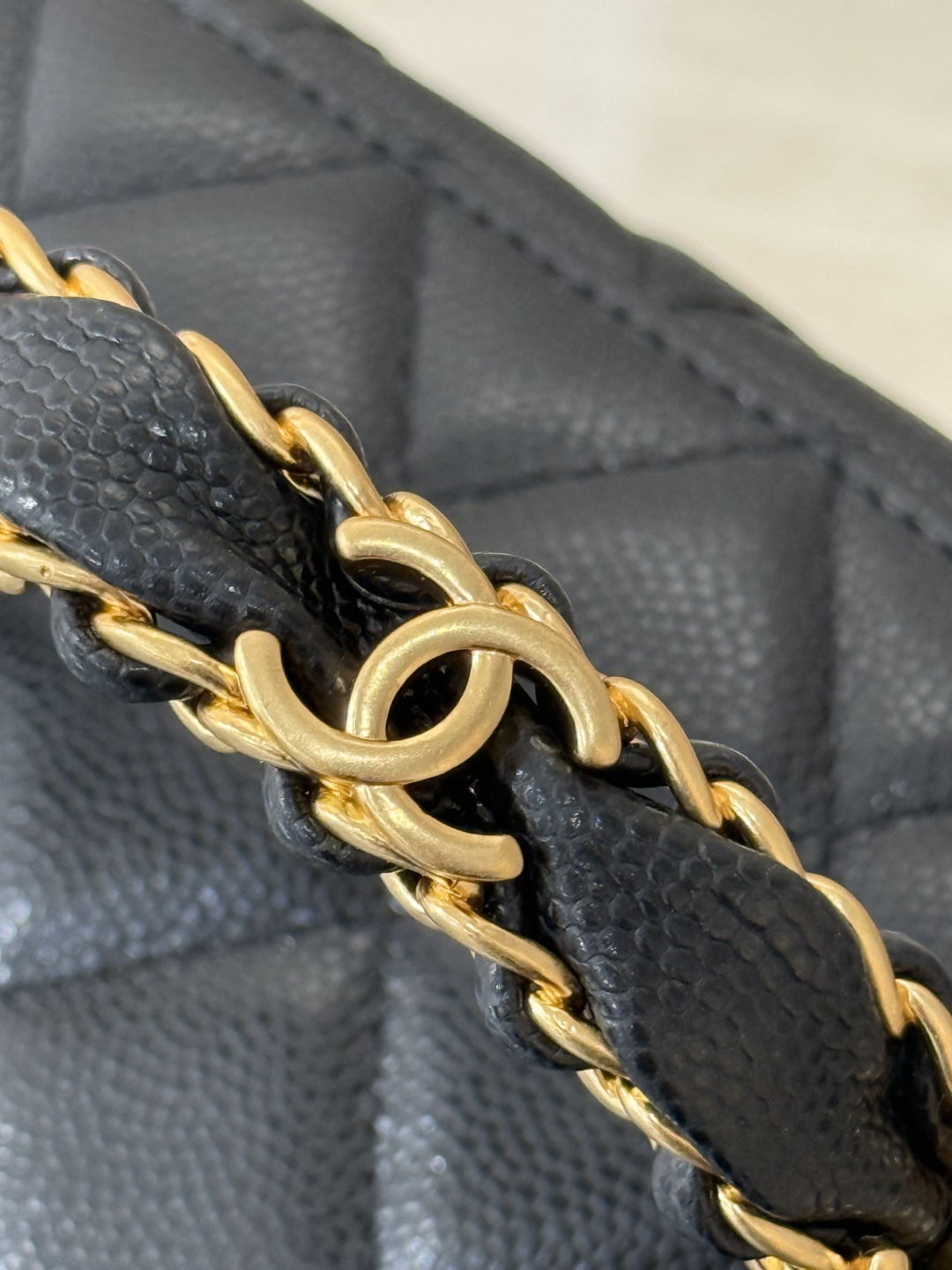 25C Top Handle Long Vanity Case (AS5221) in Black Quilted Grained Calfskin with Antique Gold-Tone Hardware - Mocuir