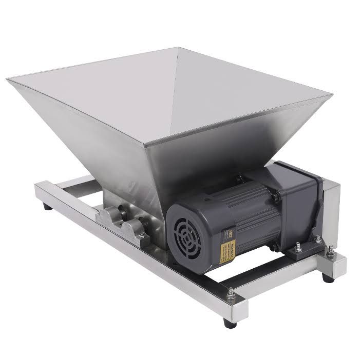 Fruit Bread Brown Sugar Crusher European Standard Crushing Machine Crushing Mill Silver 20.47*11.81*14.96 in 60w for Crushing Peeled and Cubed Fruits